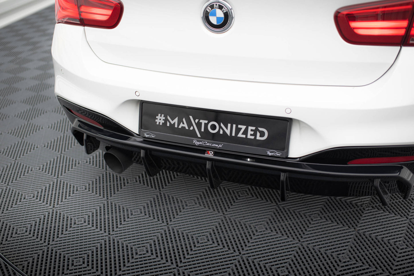 Diffusor Heck Ansatz V.3 für BMW 1er M-Paket F20 Facelift (Einzelauspuff li.)
