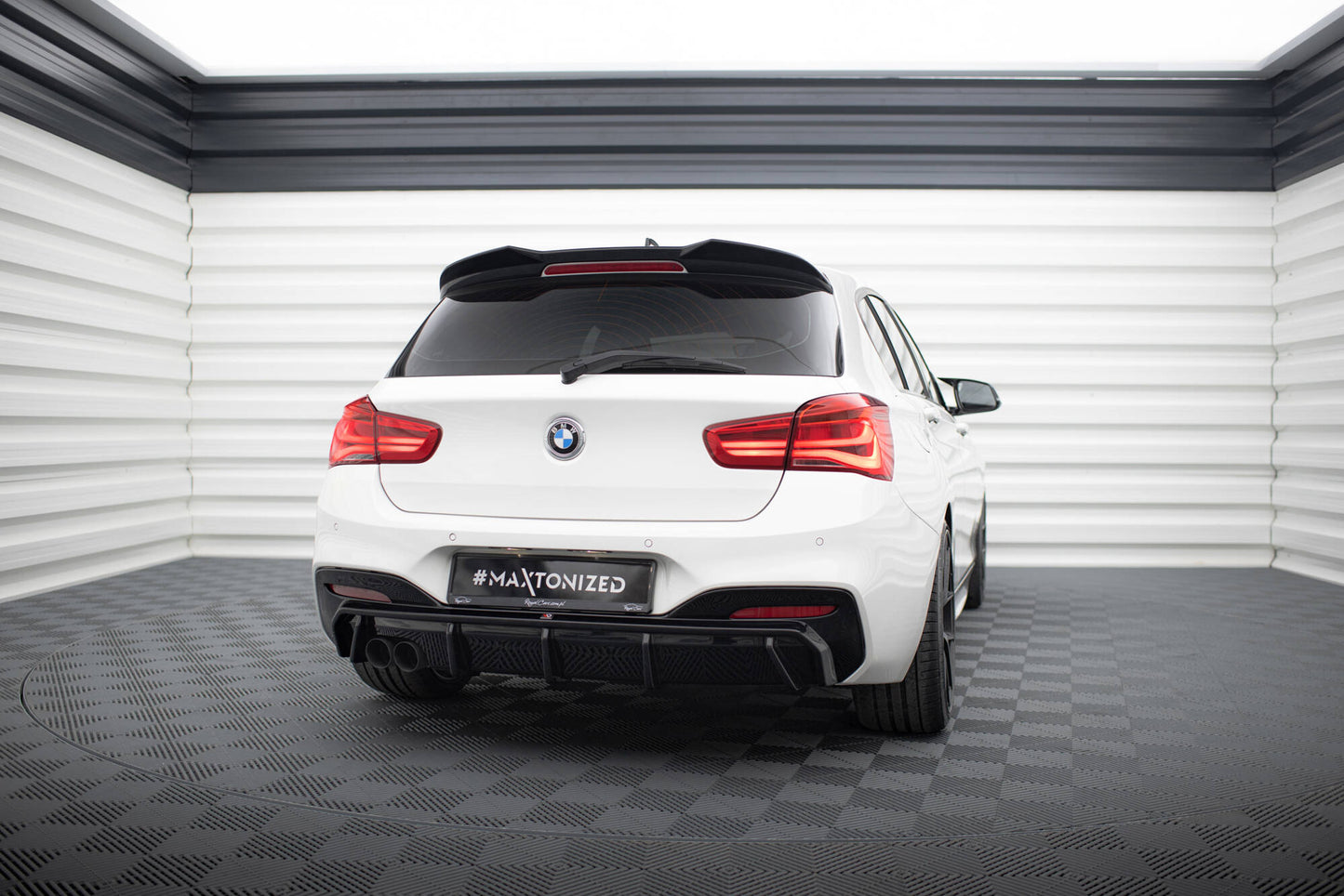 Diffusor Heck Ansatz V.3 für BMW 1er M-Paket F20 Facelift (Doppelauspuff li.)