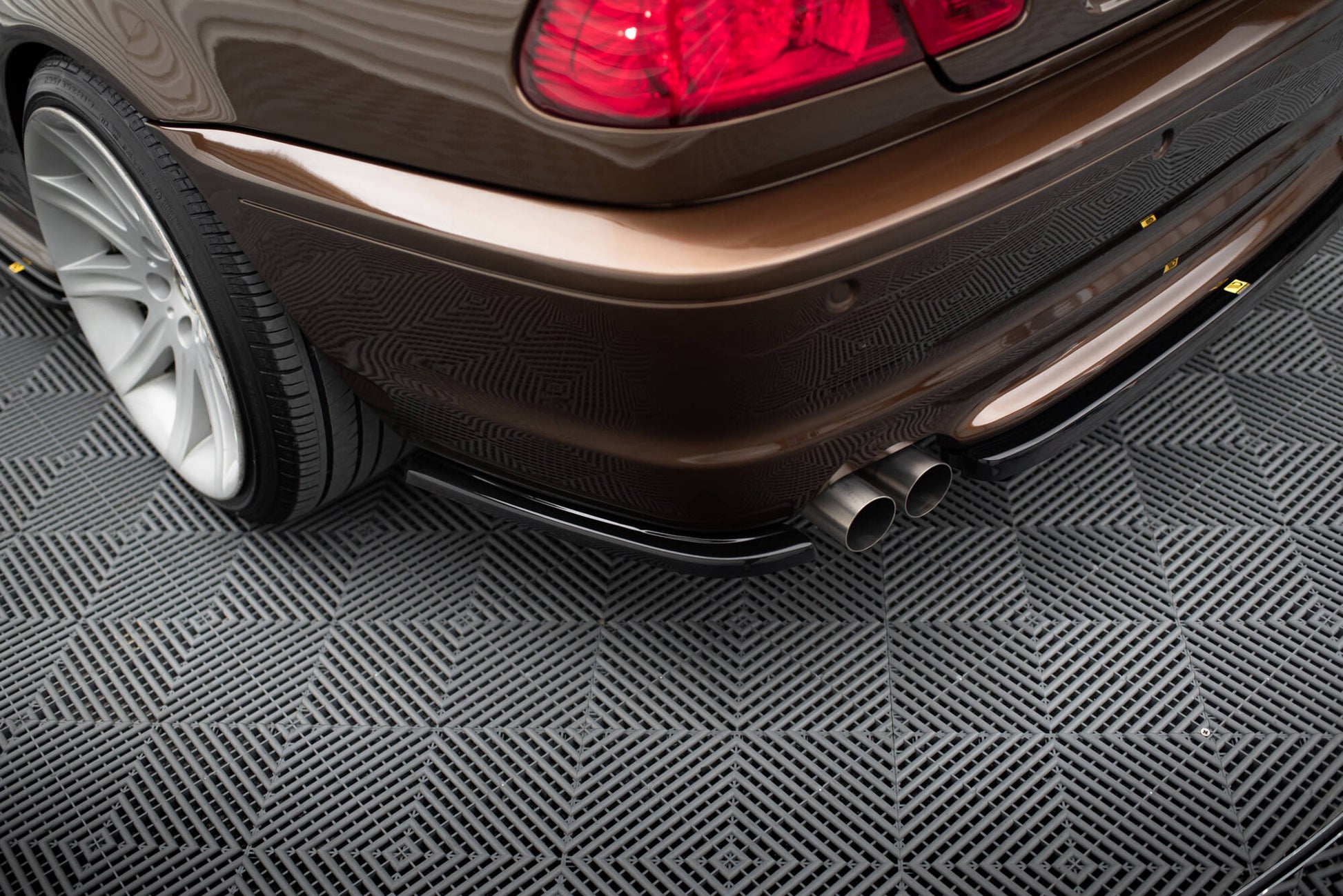 Heck Ansatz Flaps Diffusor für BMW 3er E46 M Paket COUPE schwarz Hochglanz