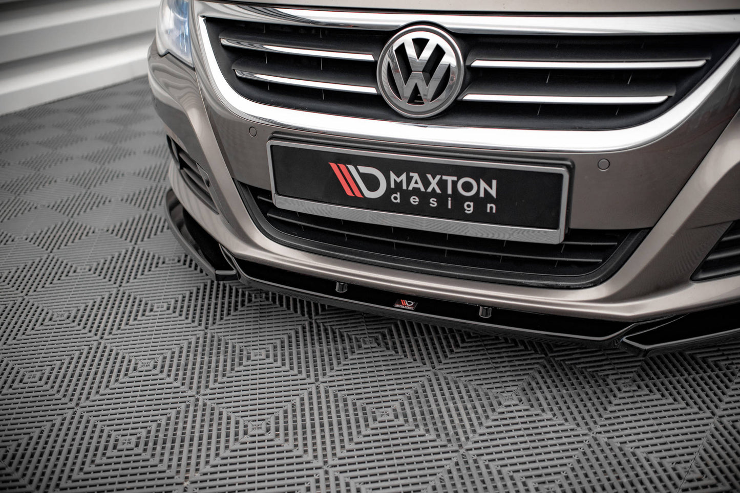 Front Ansatz V.4 für VW Passat CC schwarz Hochglanz