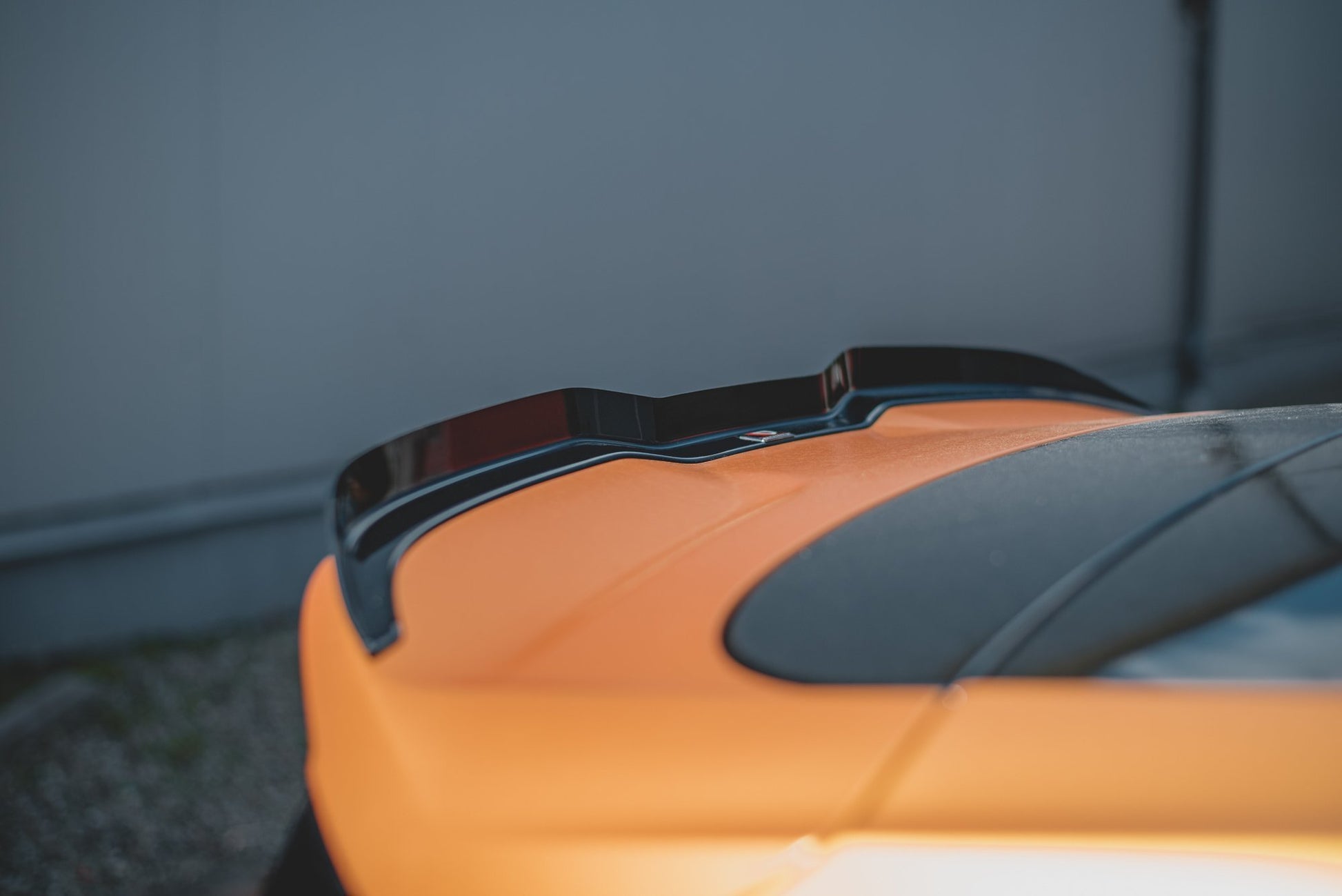 Spoiler CAP V.1 für Ford Focus Hatchback ST Mk4 schwarz Hochglanz
