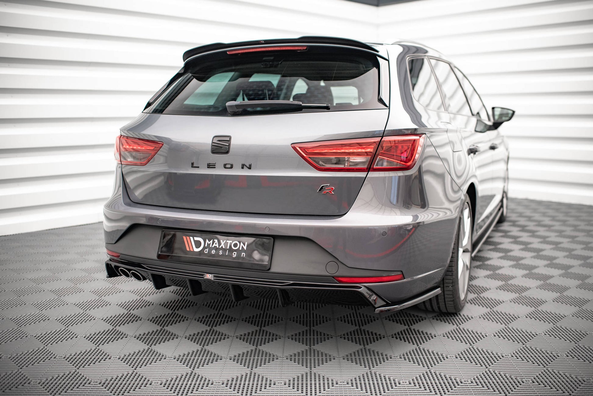 Diffusor Heck Ansatz für Seat Leon FR Sportstourer Mk3 schwarz Hochglanz