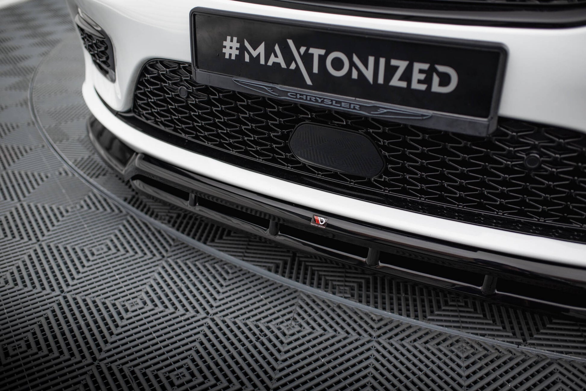 Front Ansatz für Chrysler Pacifica Mk2 Facelift schwarz Hochglanz