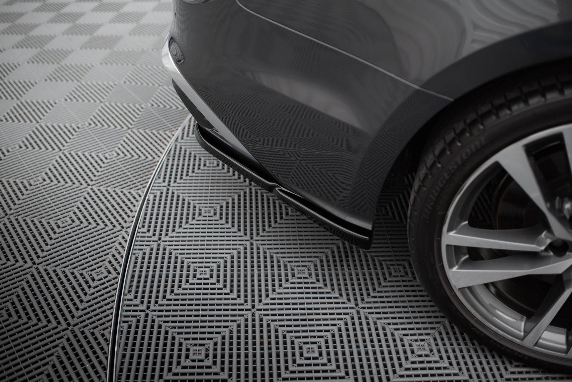 Heck Ansatz Flaps Diffusor für Audi S5 Sportback / Coupe F5 Facelift schwarz Hochglanz