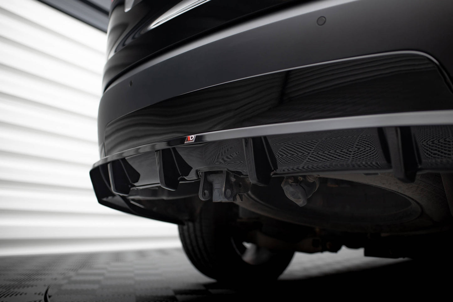 Mittlerer Cup Diffusor DTM Look Heck Ansatz für Land Rover Discovery HSE Mk5 schwarz Hochglanz