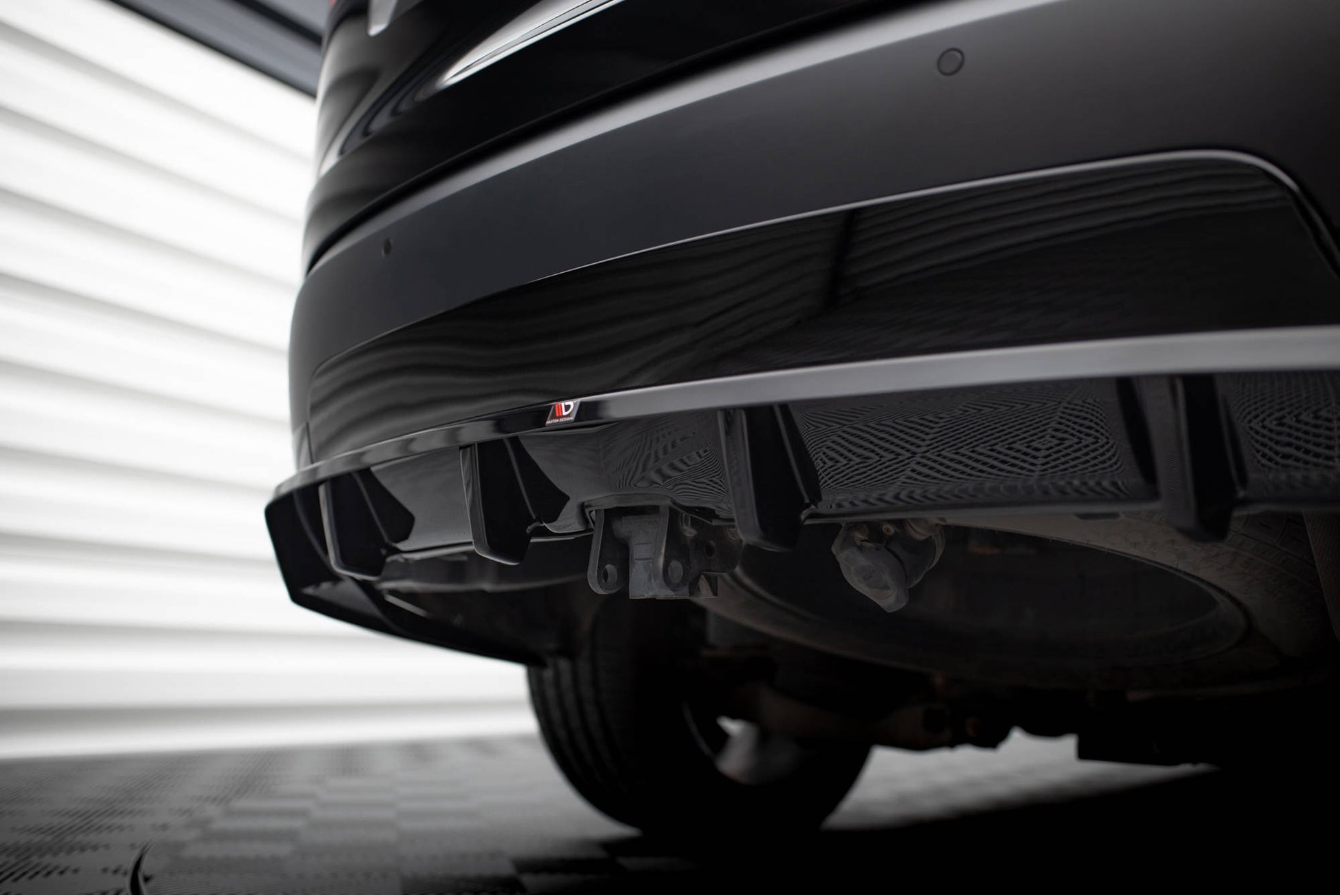 Mittlerer Cup Diffusor DTM Look Heck Ansatz für Land Rover Discovery HSE Mk5 schwarz Hochglanz