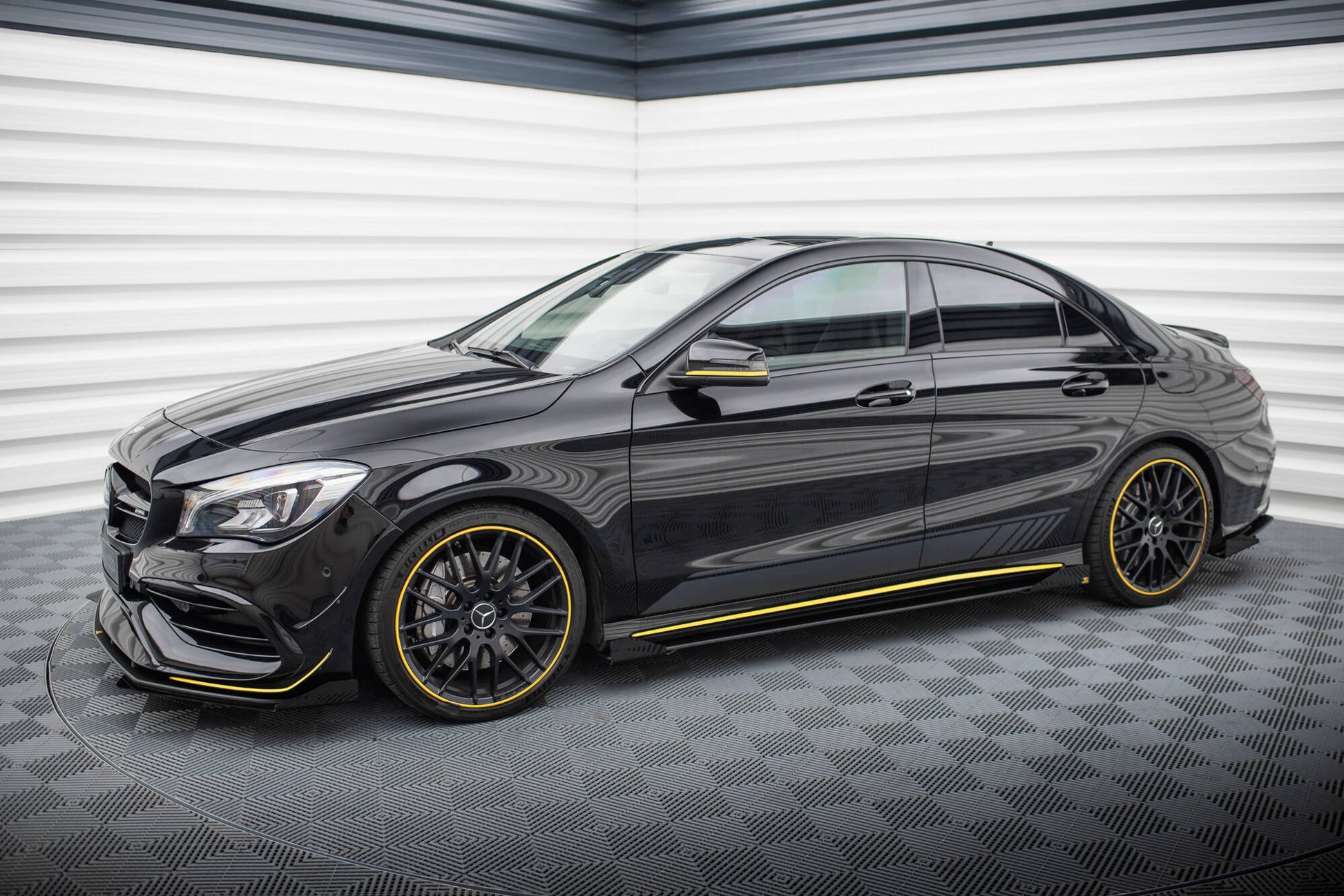 Street Pro Seitenschweller Ansatz für + Flaps Mercedes-AMG CLA 45 C117 Facelift schwarz Hochglanz