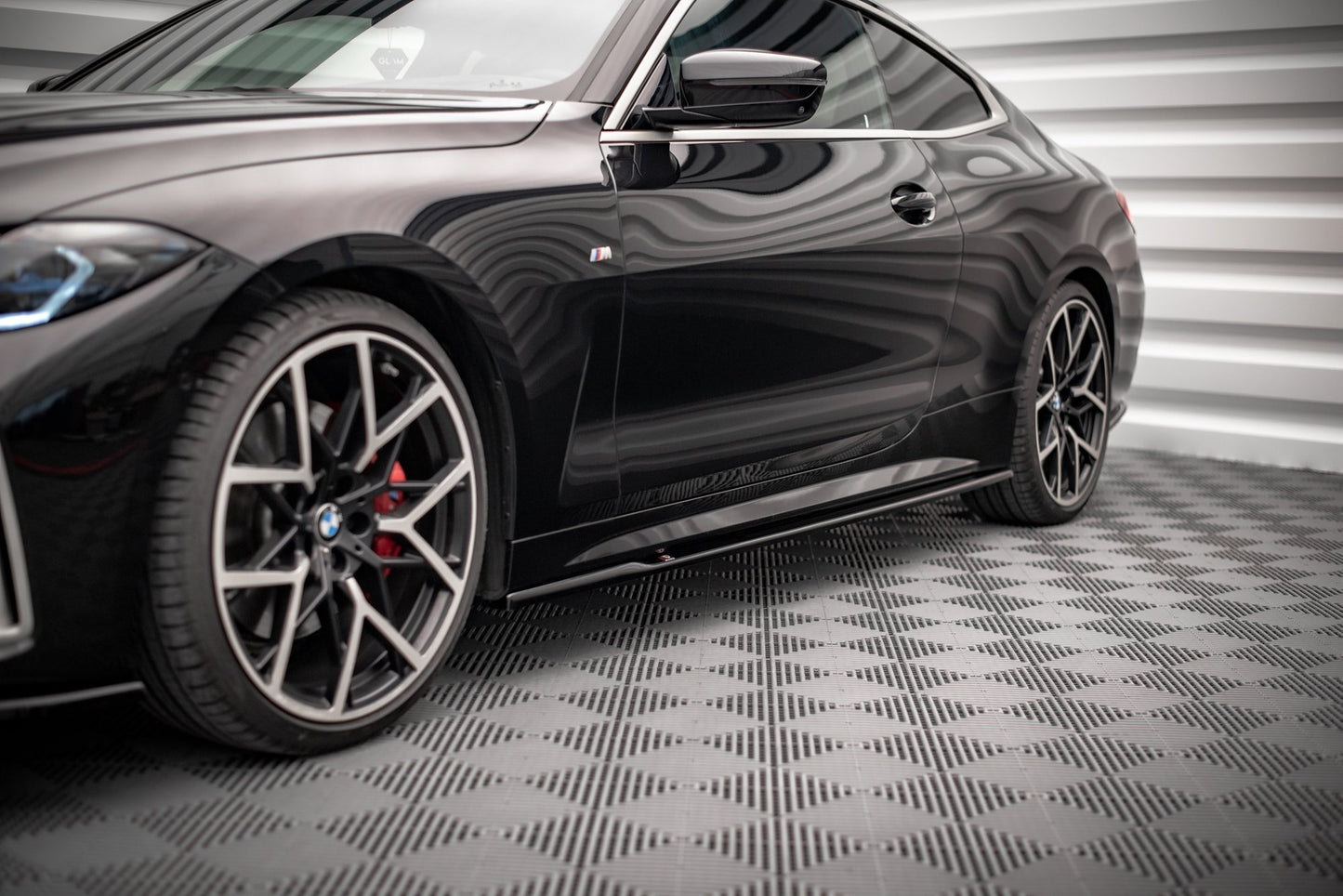 Seitenschweller Ansatz für V.1 für BMW 4er M-Paket / M440i G22 / G23 / G22 Facelift / G23 Facelift schwarz Hochglanz