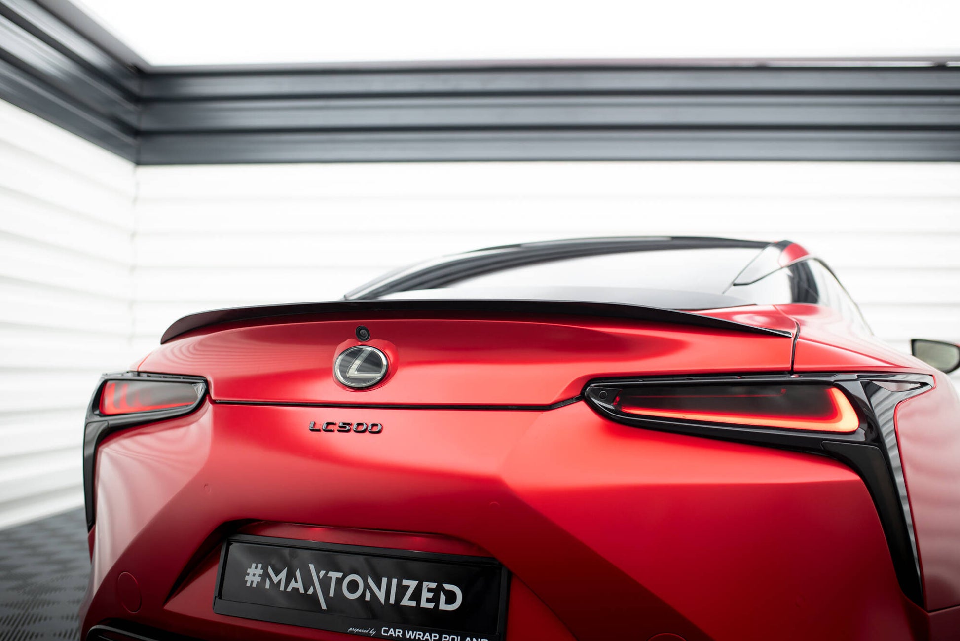 Spoiler CAP für Lexus LC 500 schwarz Hochglanz