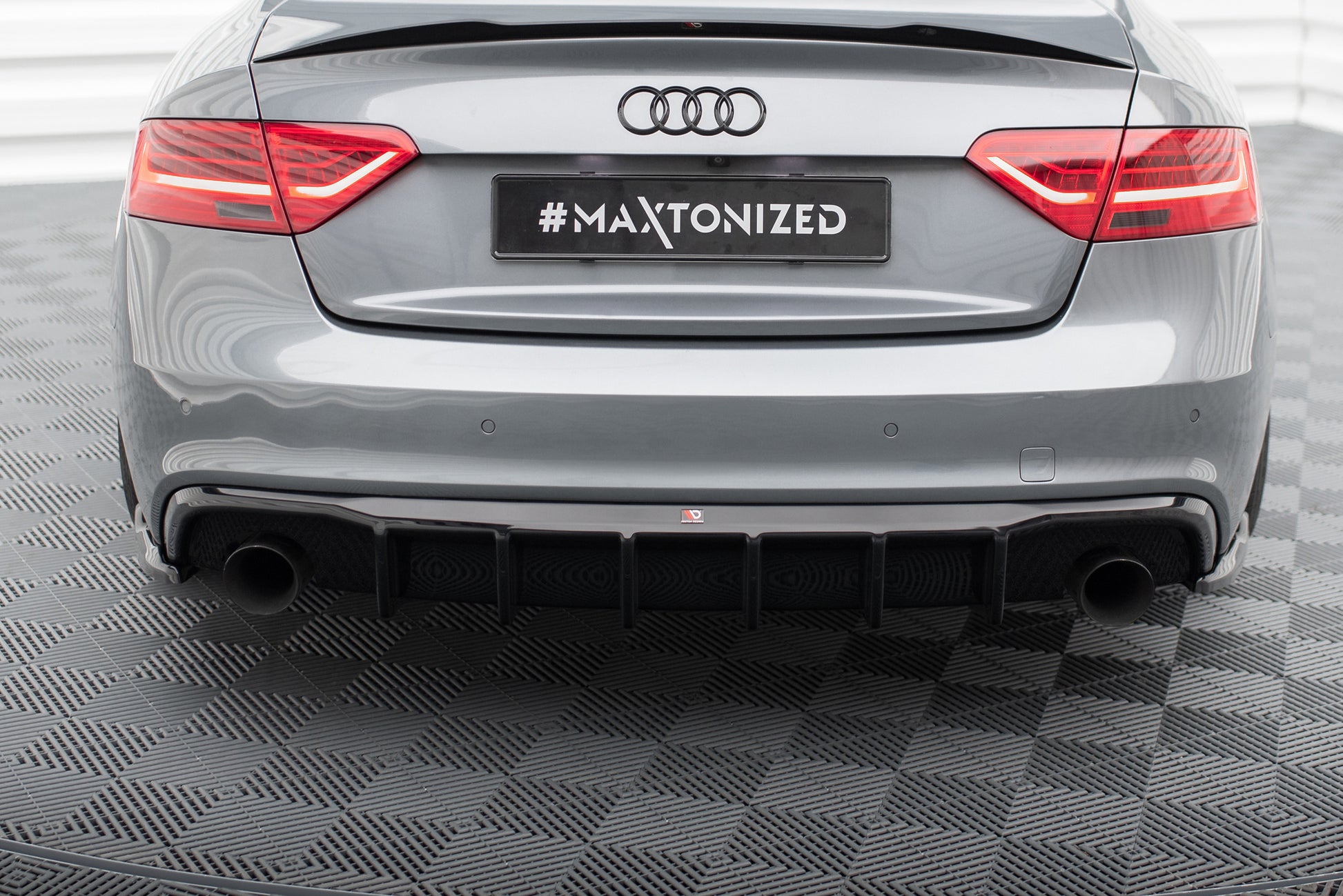 Diffusor Heck Ansatz für Audi A5 S-Line Coupe / Sportback 8T Facelift (Einzelauspuff li. re.)