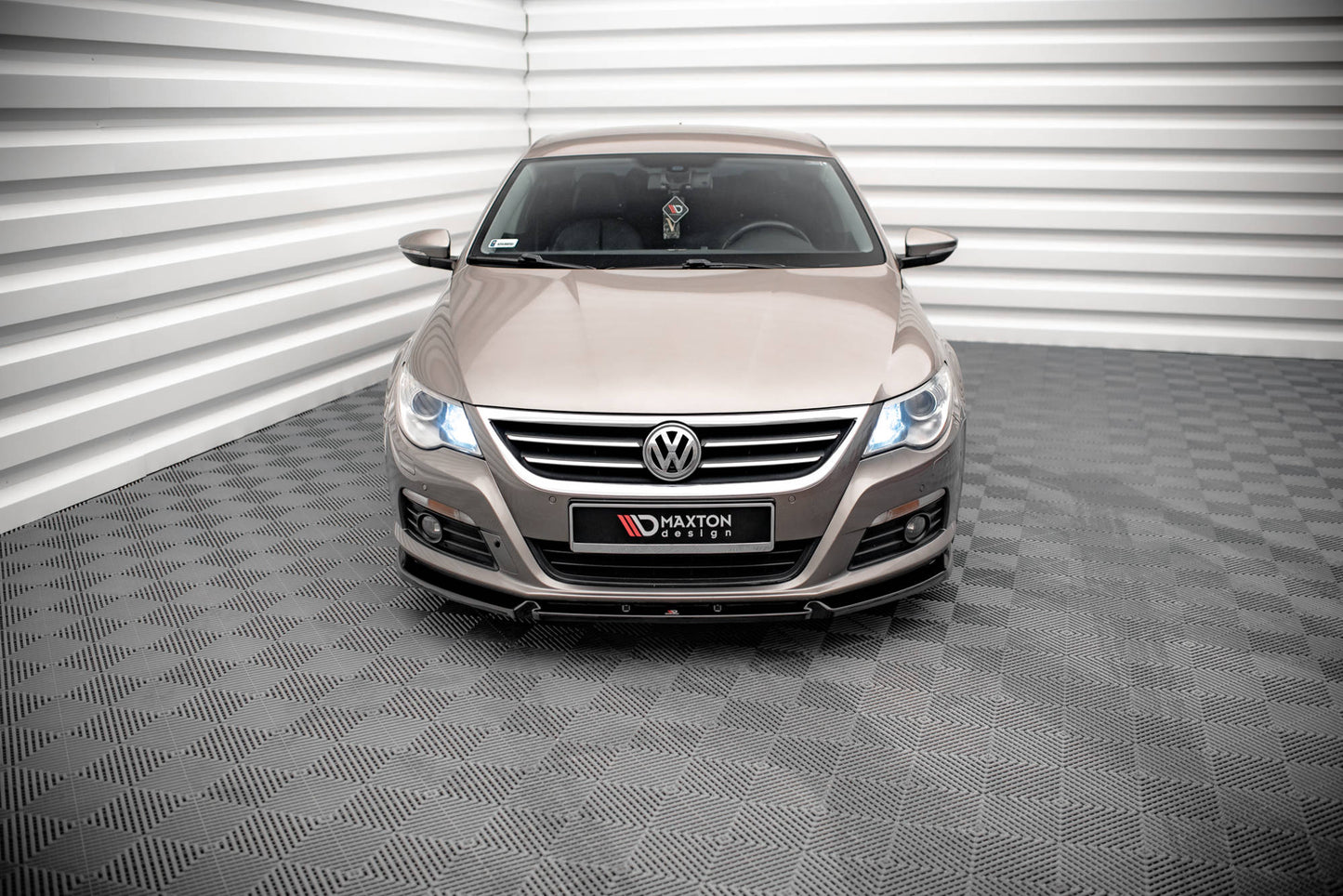 Front Ansatz V.3 für VW Passat CC schwarz Hochglanz