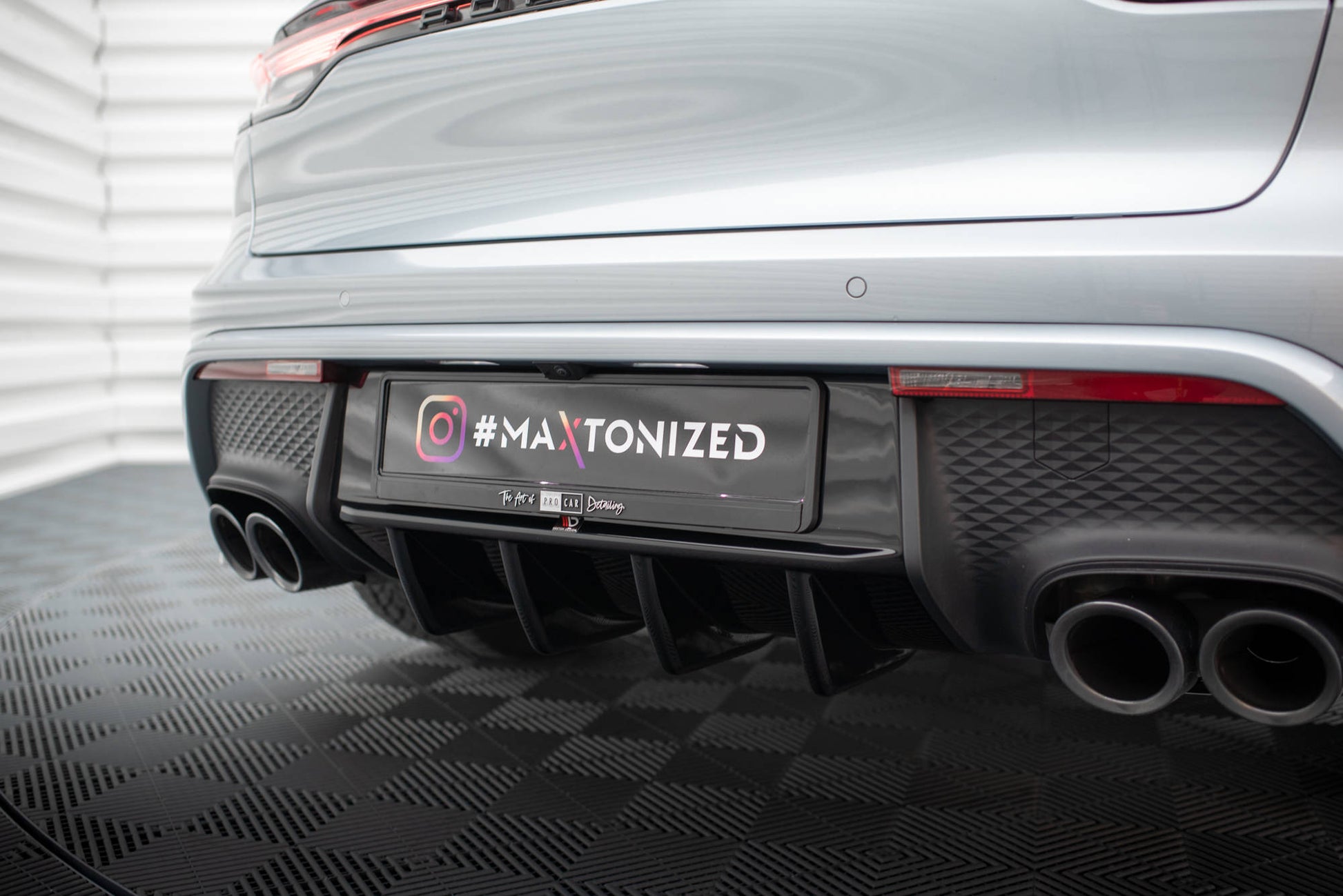 Diffusor Heck Ansatz für Porsche Macan Mk1 Facelift 2 schwarz Hochglanz