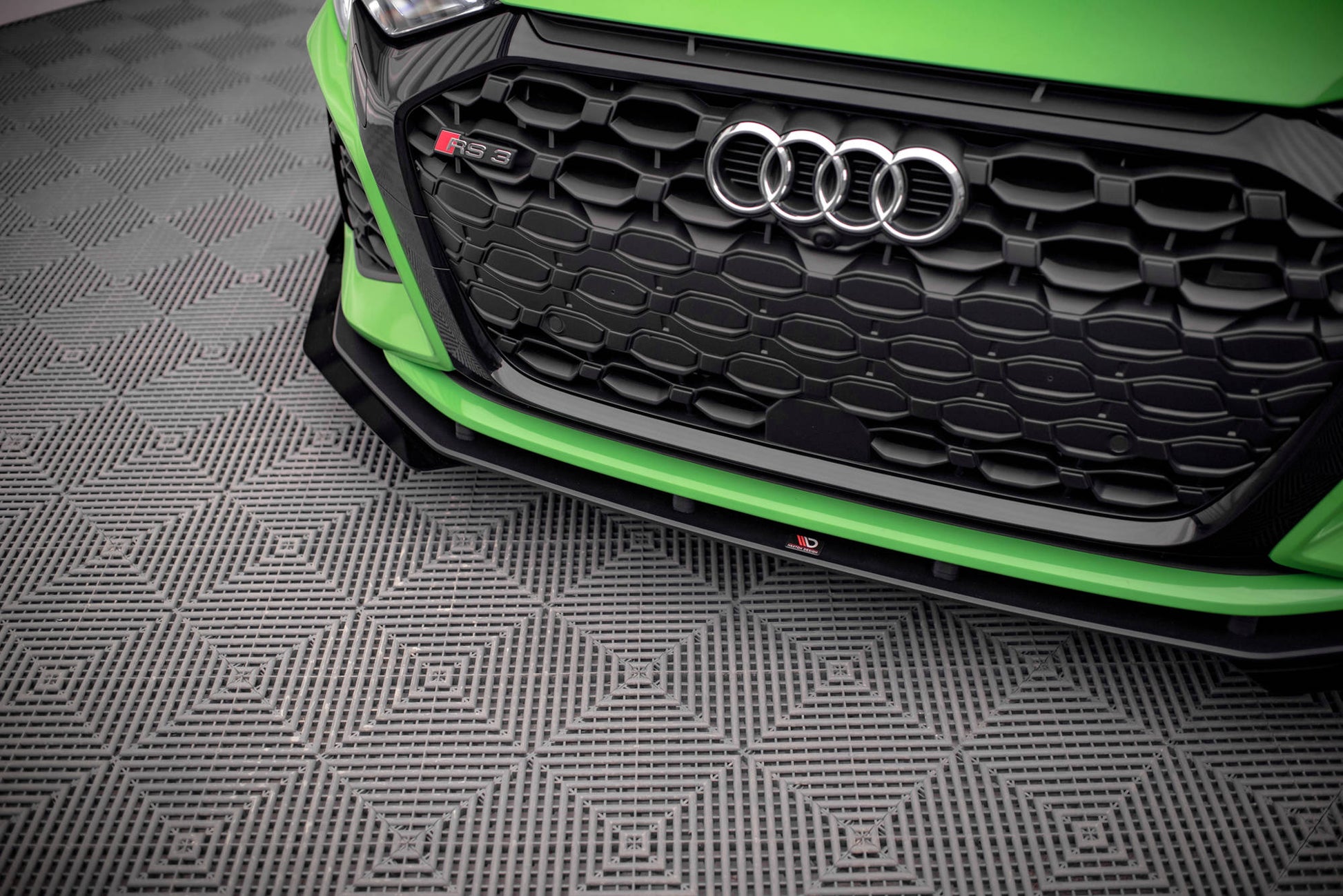 Street Pro Front Ansatz für +Flaps für V.1 + Flaps Audi RS3 8Y schwarz Hochglanz