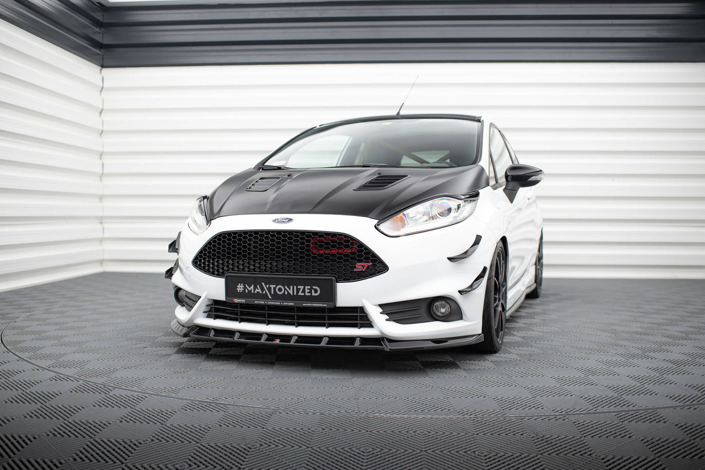 Front Ansatz V.6 für Ford Fiesta ST Mk7 Facelift schwarz Hochglanz