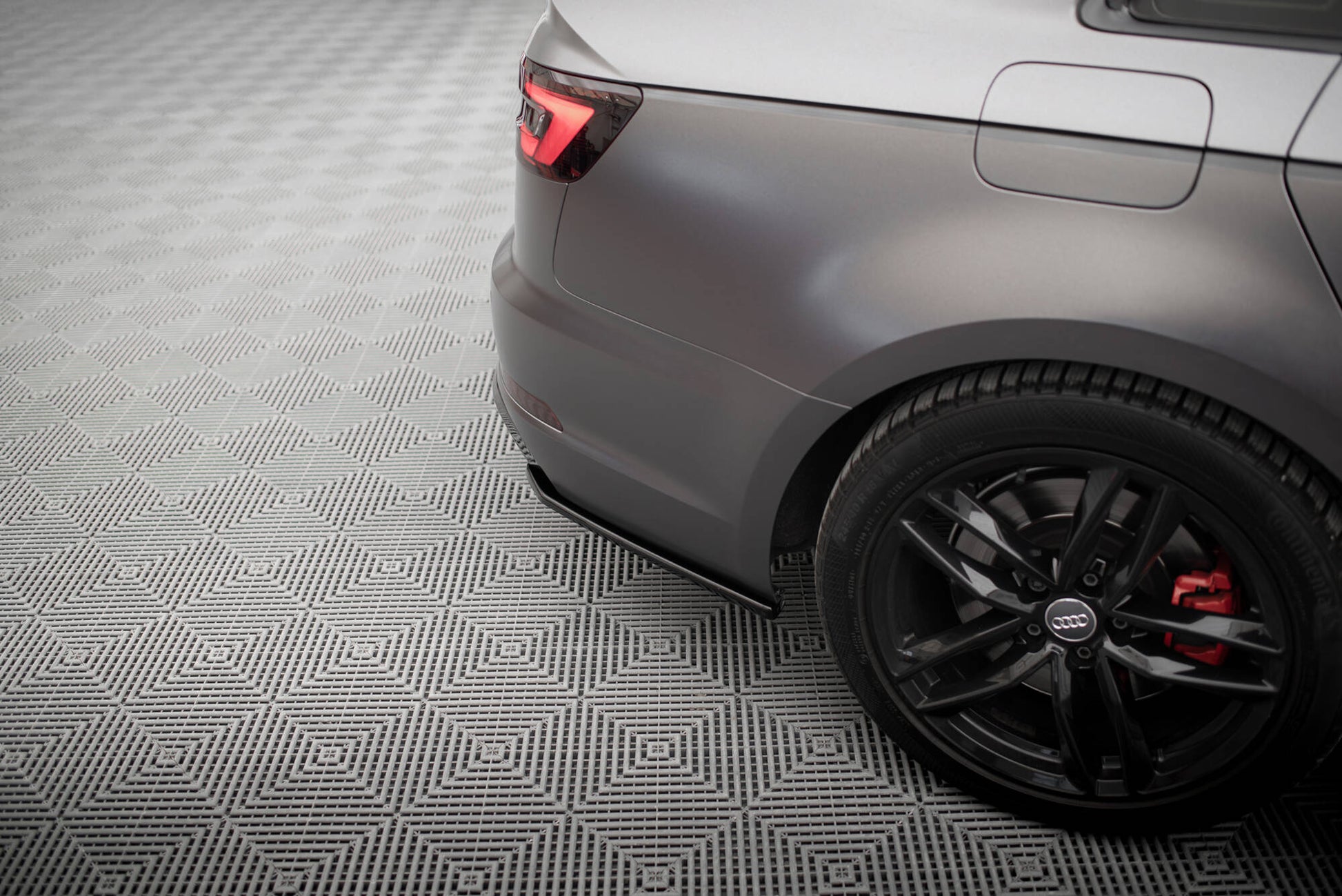 Heck Ansatz Flaps Diffusor V.3 für Audi A4 S-line B9 schwarz Hochglanz