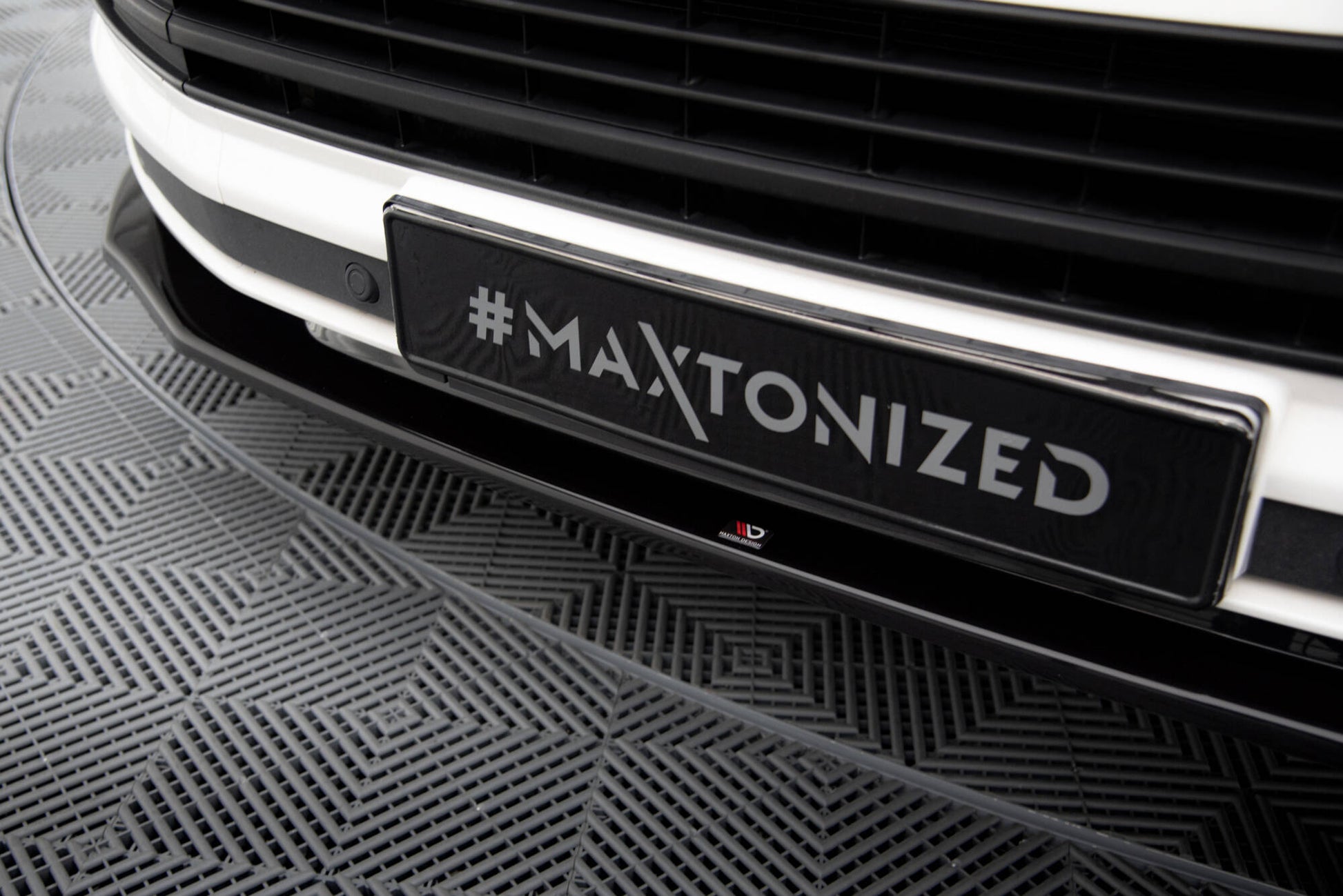 Front Ansatz V.2 für VW T6  schwarz Hochglanz