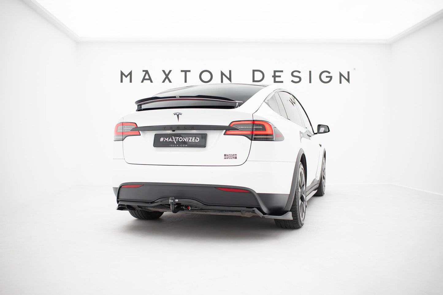 Mittlerer Cup Diffusor DTM Look Heck Ansatz V.2 für Tesla Model X Mk1 Facelift schwarz Hochglanz