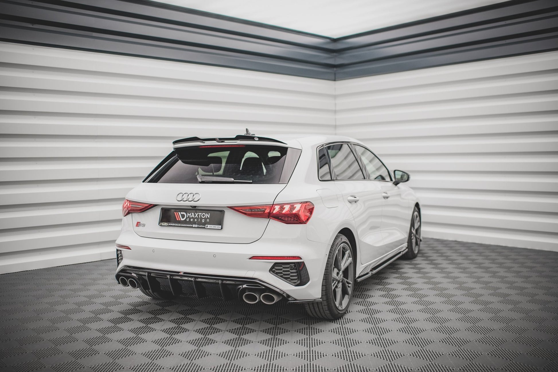 Diffusor Heck Ansatz für Audi S3 Sportback 8Y schwarz Hochglanz