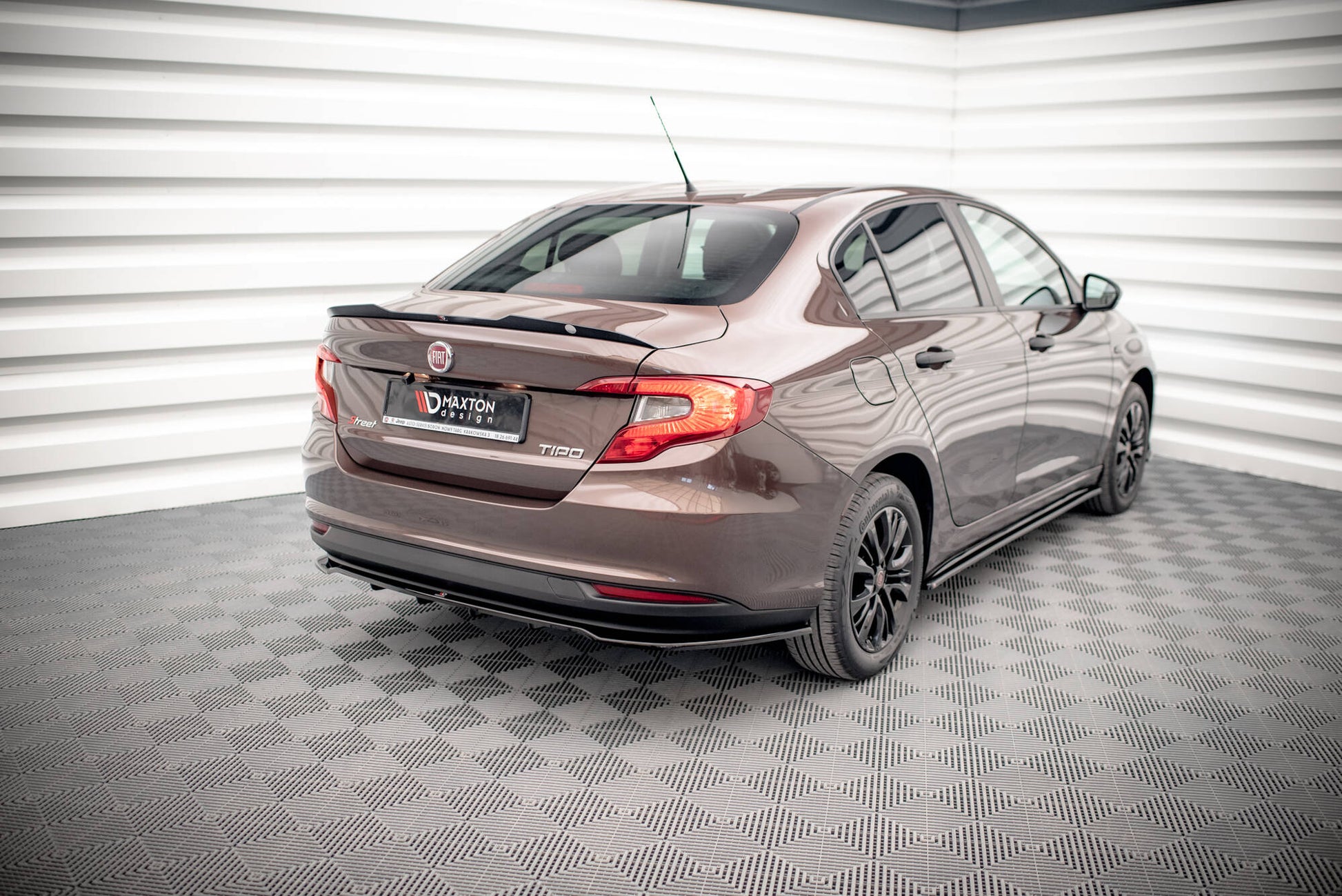 Mittlerer Cup Diffusor DTM Look Heck Ansatz für Fiat Tipo S Limousine Mk1 schwarz Hochglanz