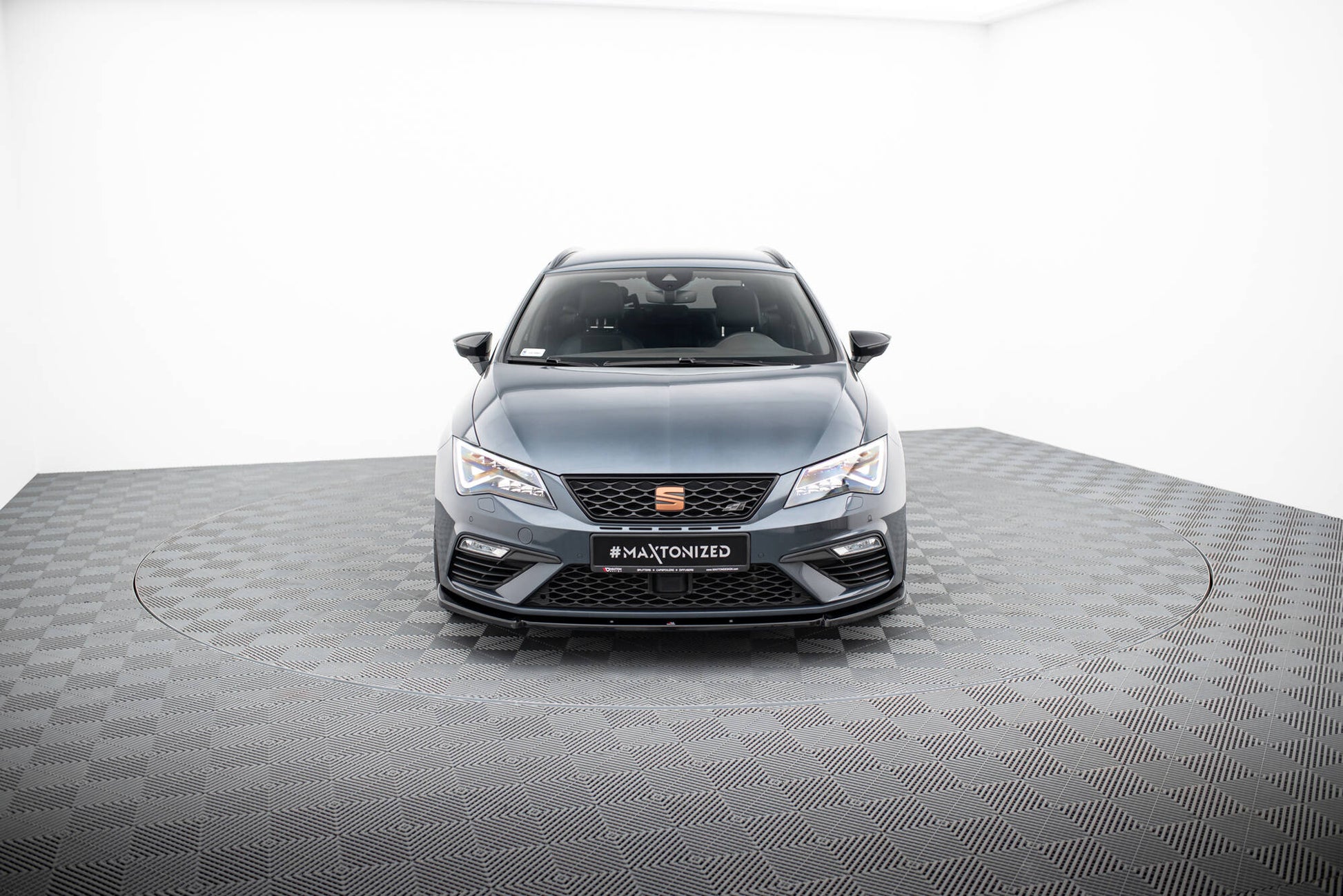 Front Ansatz V.6 für Seat Leon Cupra / FR Mk3 FL schwarz Hochglanz