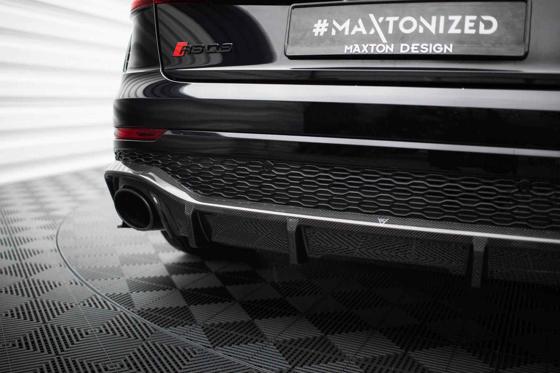 Prepreg Carbon Fiber Diffusor Heck Ansatz für Audi RSQ8 Mk1