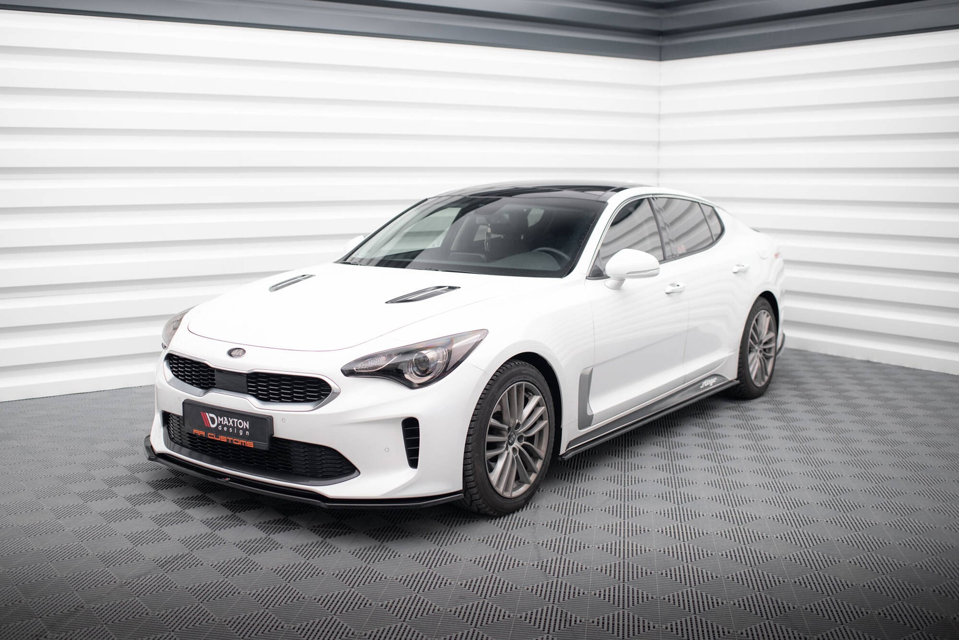 Front Ansatz V.1 für Kia Stinger GT / GT-Line / Standard Mk1 schwarz Hochglanz