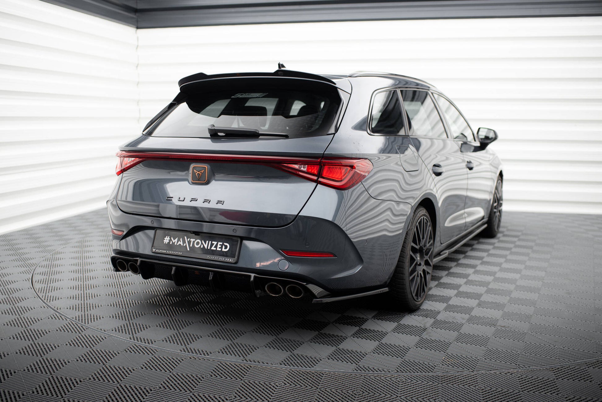 Diffusor Heck Ansatz für Cupra Leon ST Mk1 schwarz Hochglanz