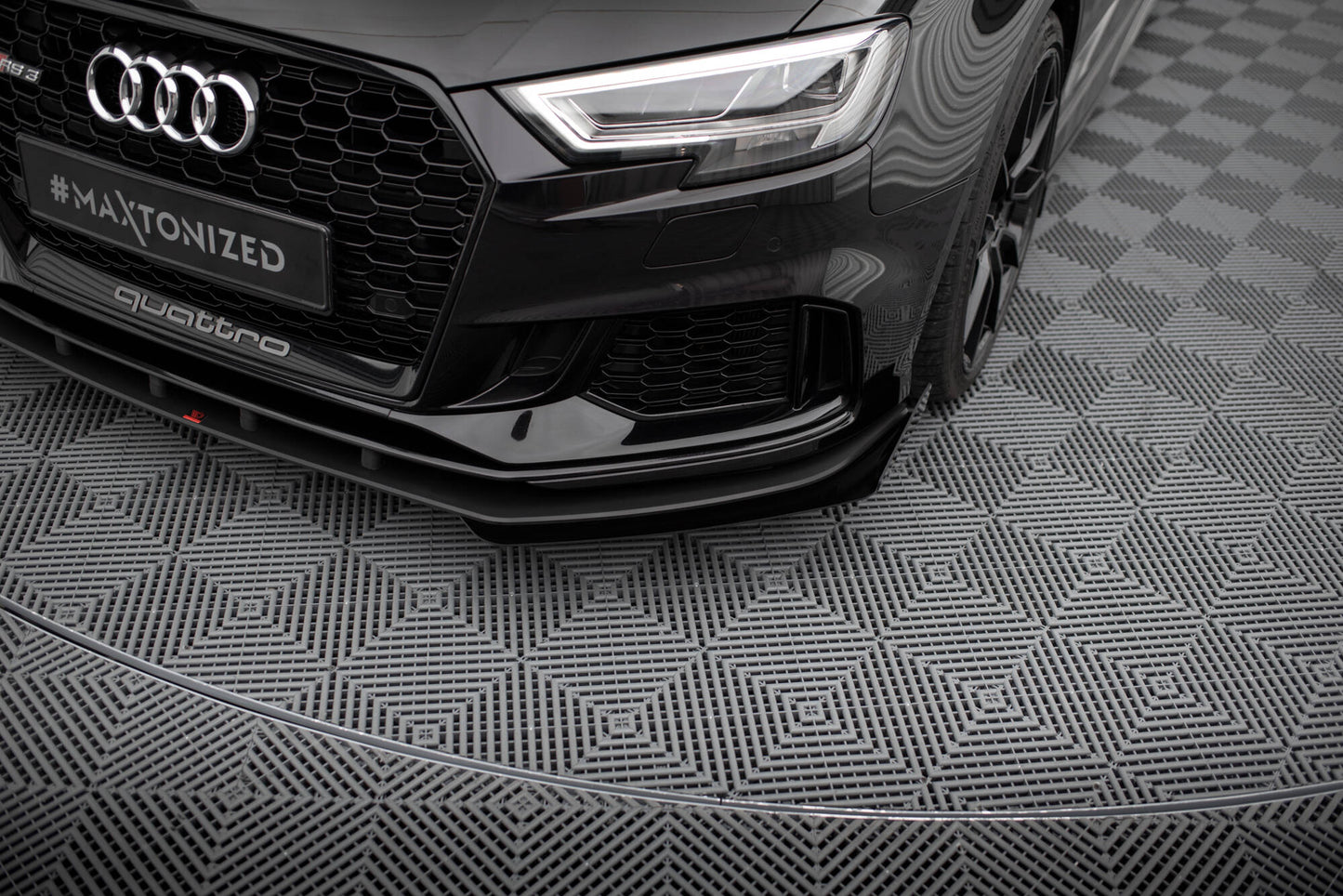 Street Pro Front Ansatz für +Flaps für V.1 + Flaps Audi RS3 Limousine 8V Facelift schwarz Hochglanz