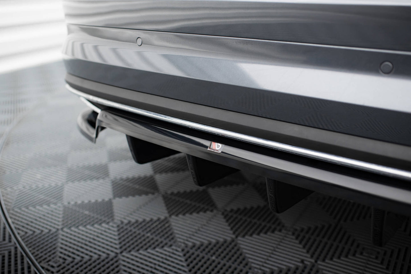 Mittlerer Cup Diffusor DTM Look Heck Ansatz für Skoda Kodiaq Sportline Mk1 / Mk1 Facelift schwarz Hochglanz