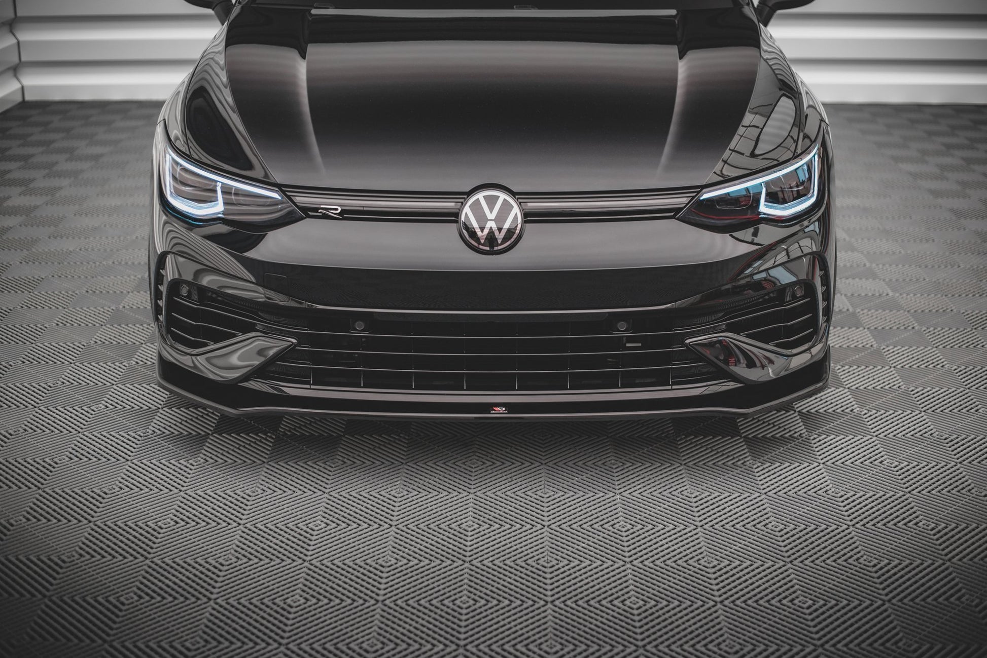 Front Ansatz V.3 für Volkswagen Golf R Mk8 Carbon Look