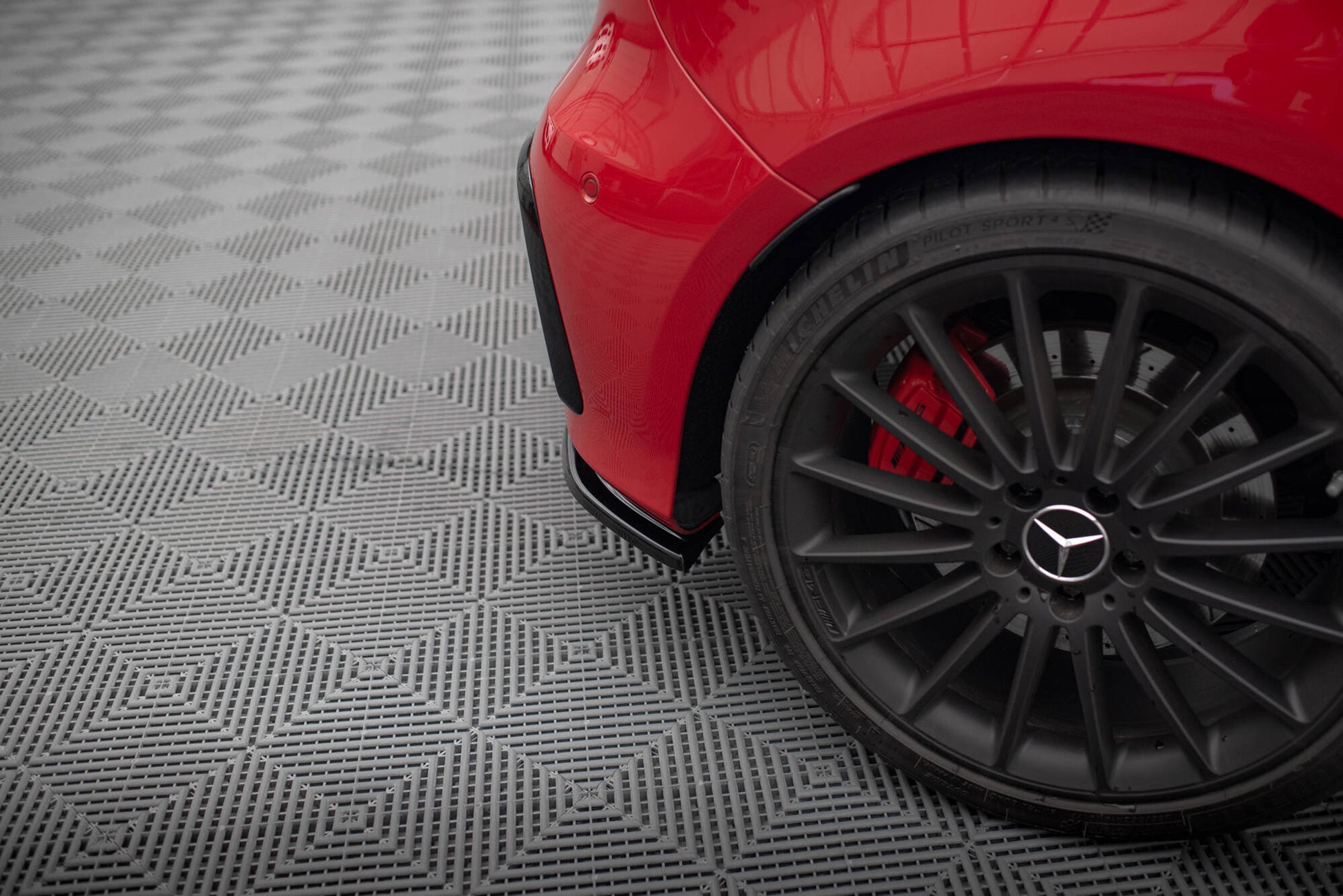 Heck Ansatz Flaps Diffusor für Mercedes A W176 AMG Facelift schwarz Hochglanz