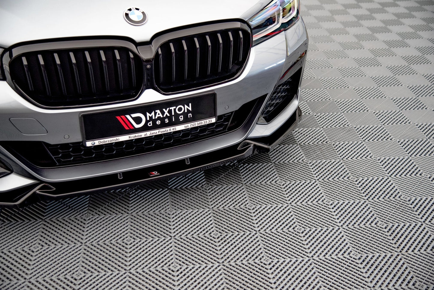 Front Ansatz V.1 für BMW 5er M-Paket / M550i / M550d G30 Facelift  schwarz Hochglanz