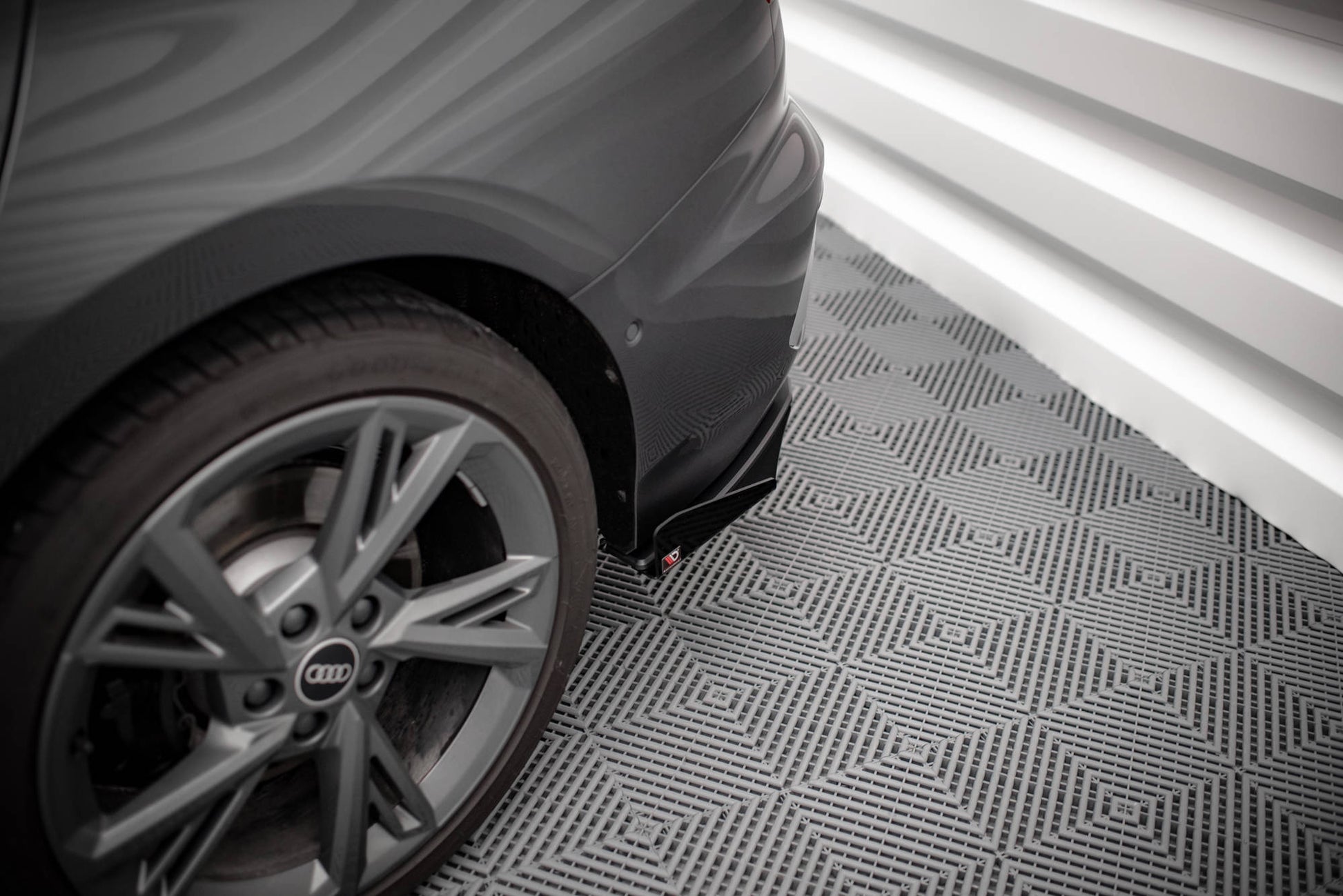 Street Pro Heck Ansatz Flaps Diffusor +Flaps für Audi S3 Limousine 8Y schwarz Hochglanz