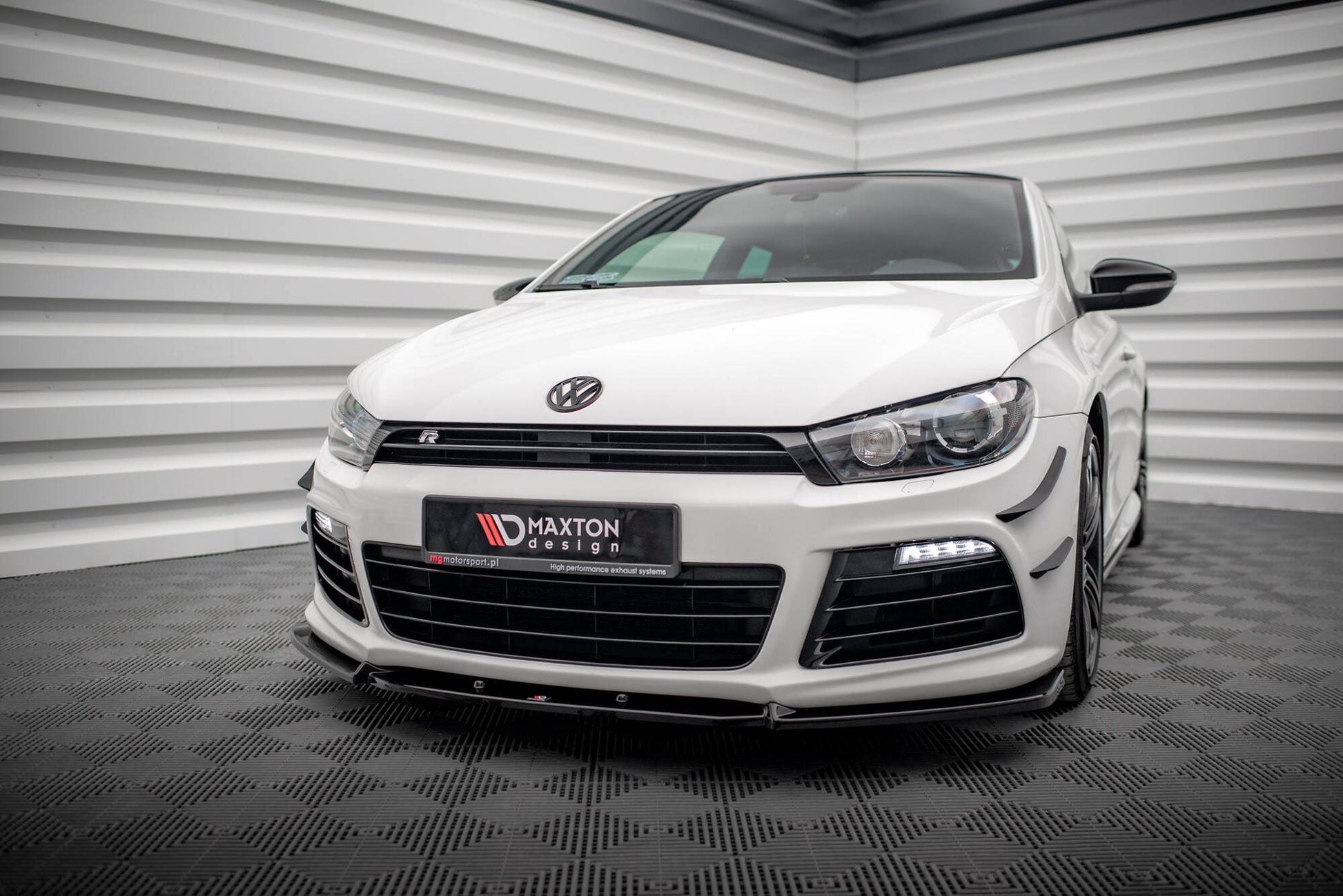 Front Ansatz V.3 für VW Scirocco R Mk3 schwarz Hochglanz