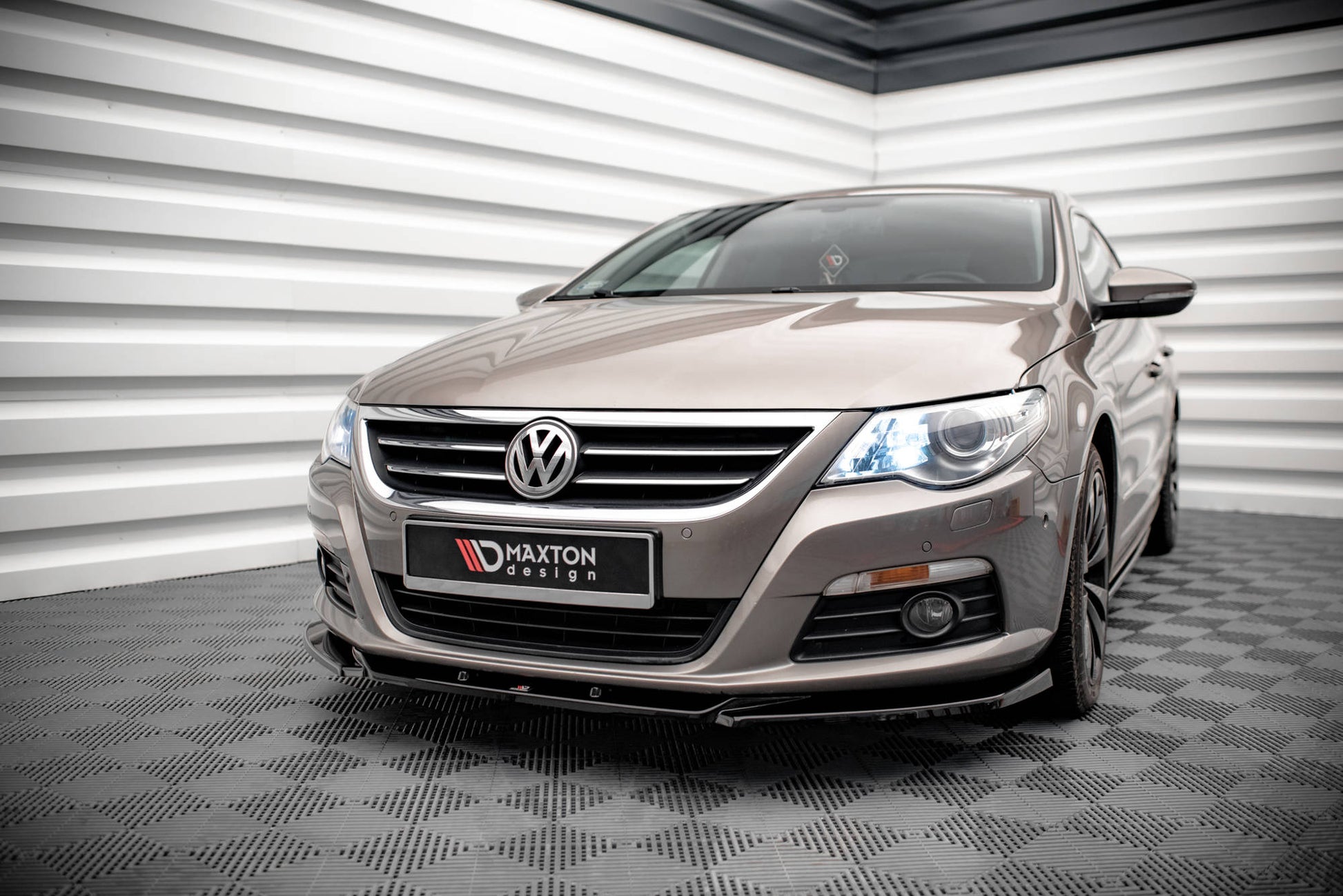 Front Ansatz V.4 für VW Passat CC schwarz Hochglanz