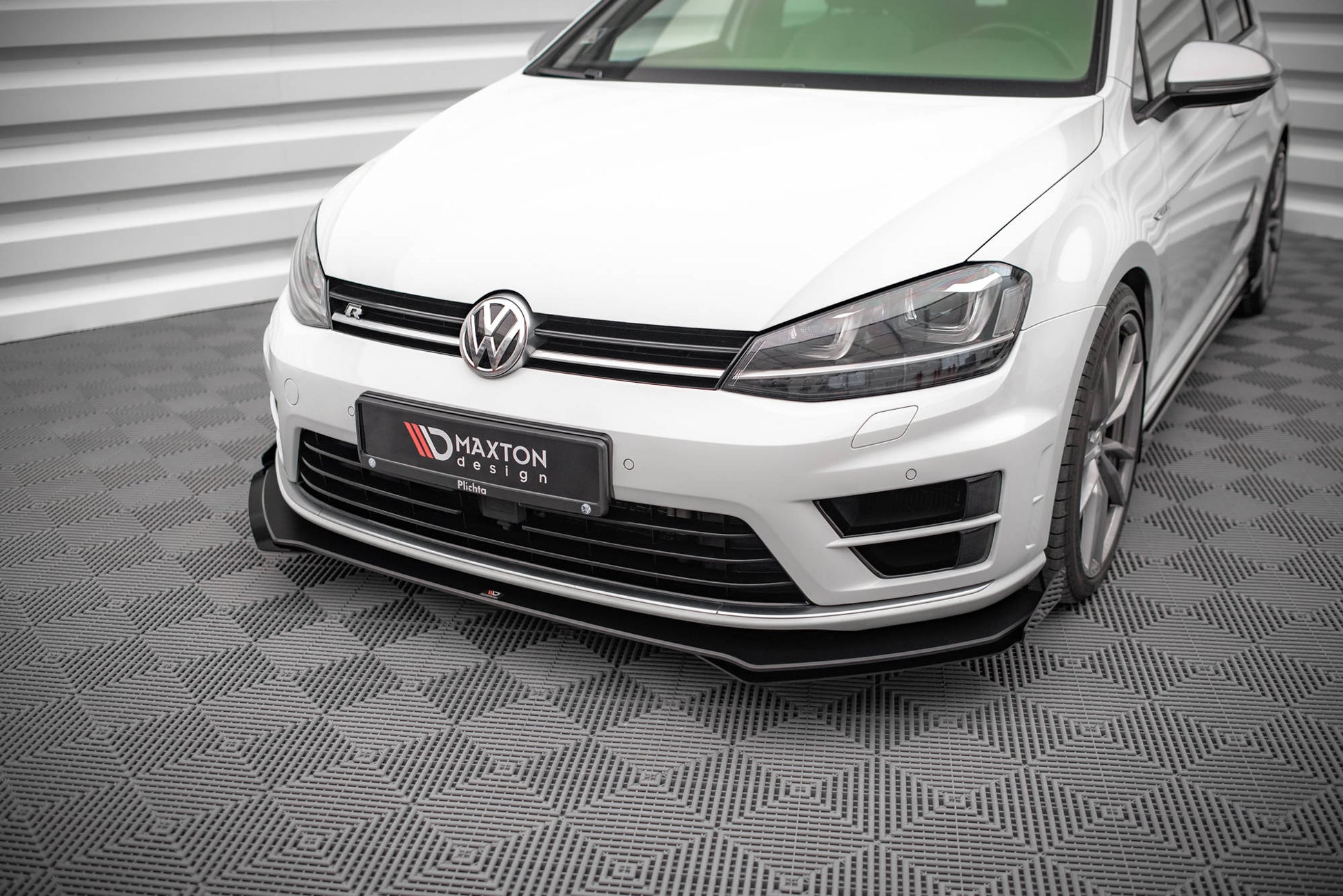 Street Pro Front Ansatz für +Flaps für V.1 + Flaps Volkswagen Golf R Mk7 schwarz Hochglanz