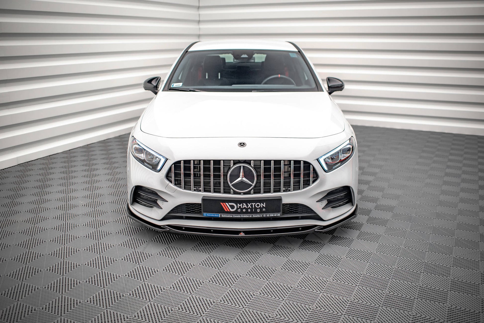 Front Ansatz V.5 für Mercedes A35 AMG / AMG-Line W177  schwarz Hochglanz
