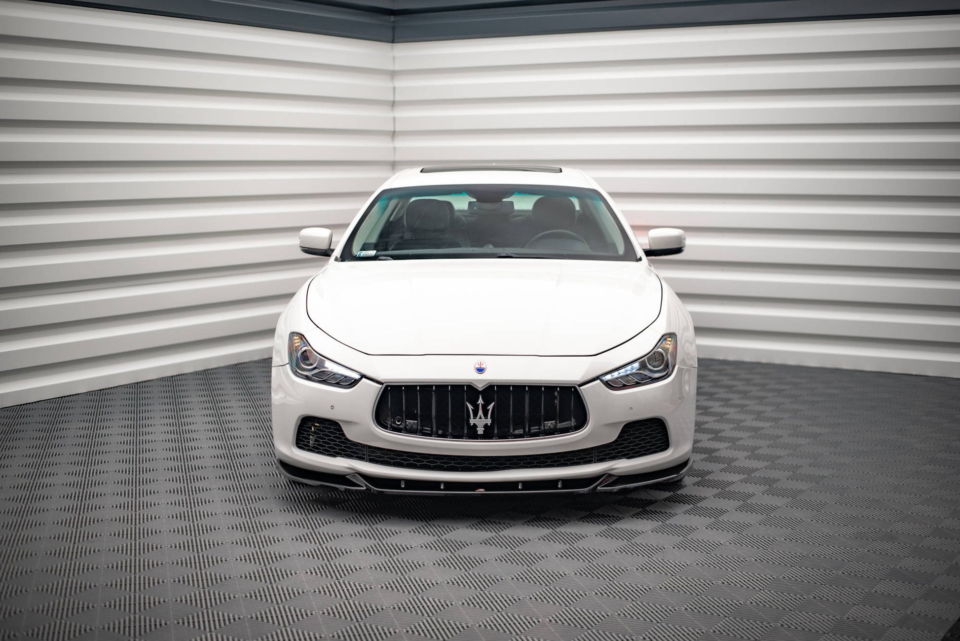 Front Ansatz V.1 für Maserati Ghibli Mk3 schwarz Hochglanz