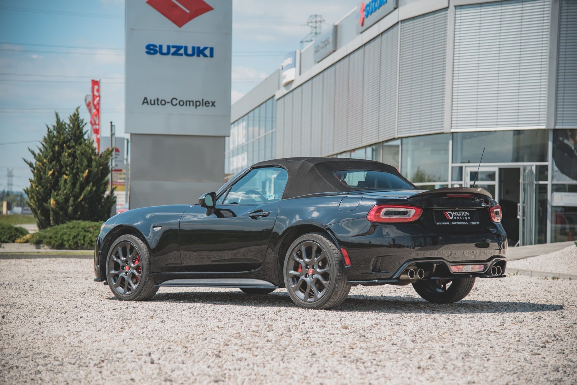 Seitenschweller Ansatz für Abarth 124 Spider  schwarz Hochglanz
