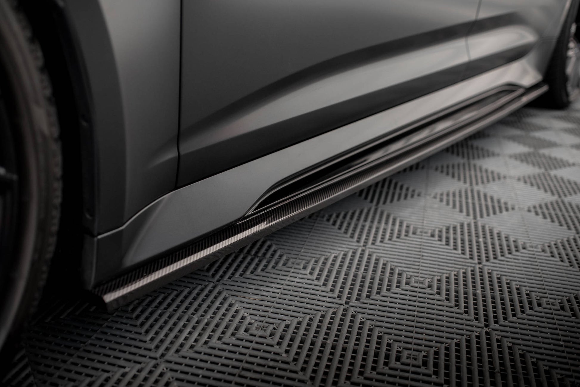 Set of Carbon Fiber Splitters Audi RS6 C8 schwarz matt