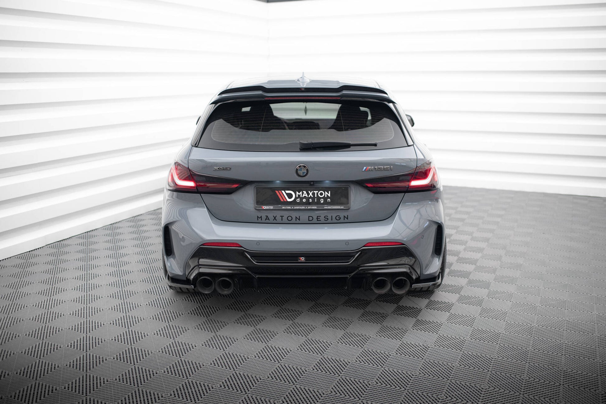 Heck Ansatz Flaps Diffusor V.3 für BMW 1er F40 M-Paket/ M135i schwarz Hochglanz