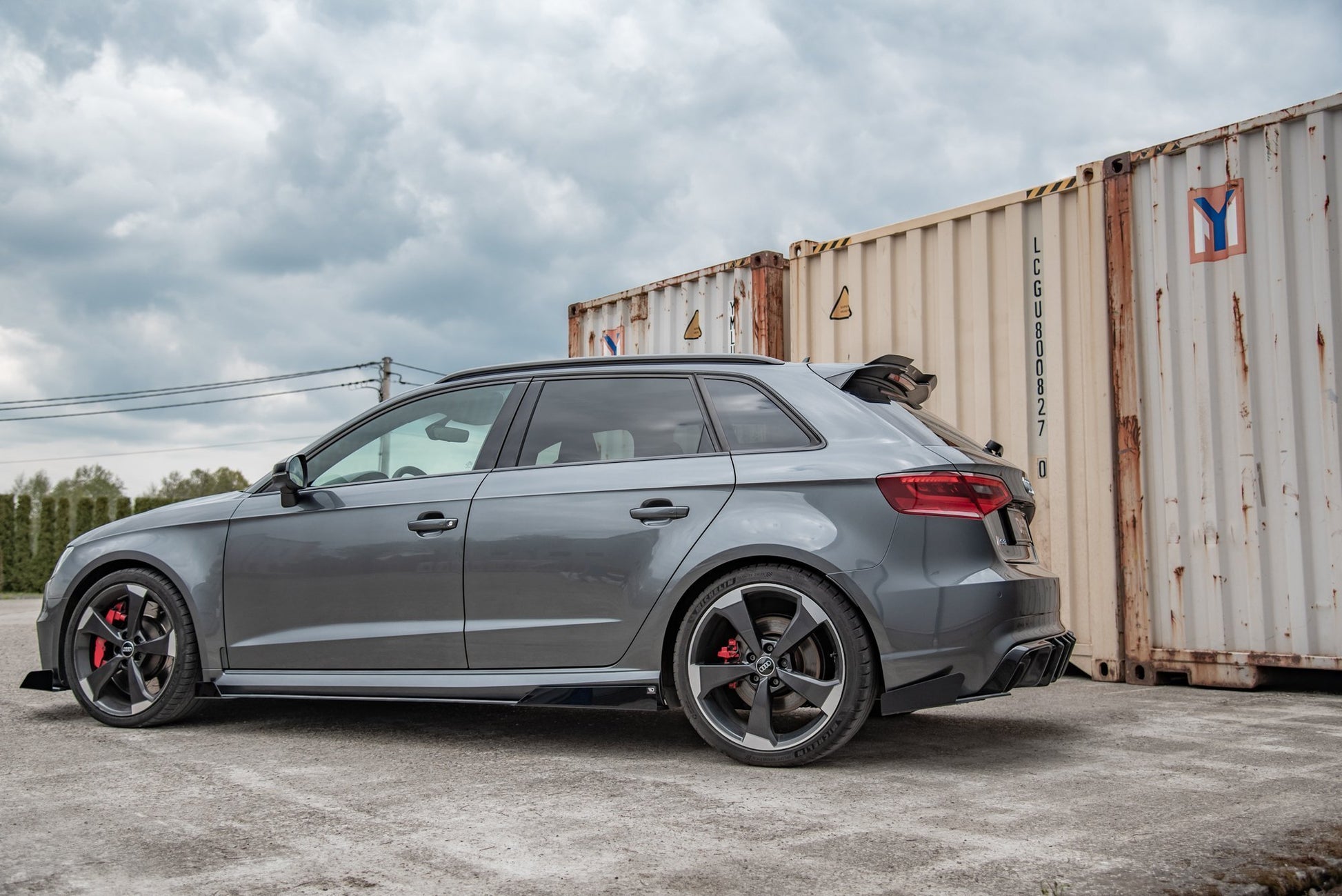 Street Pro Heck Ansatz Flaps Diffusor +Flaps für Audi RS3 8V Sportback schwarz Hochglanz