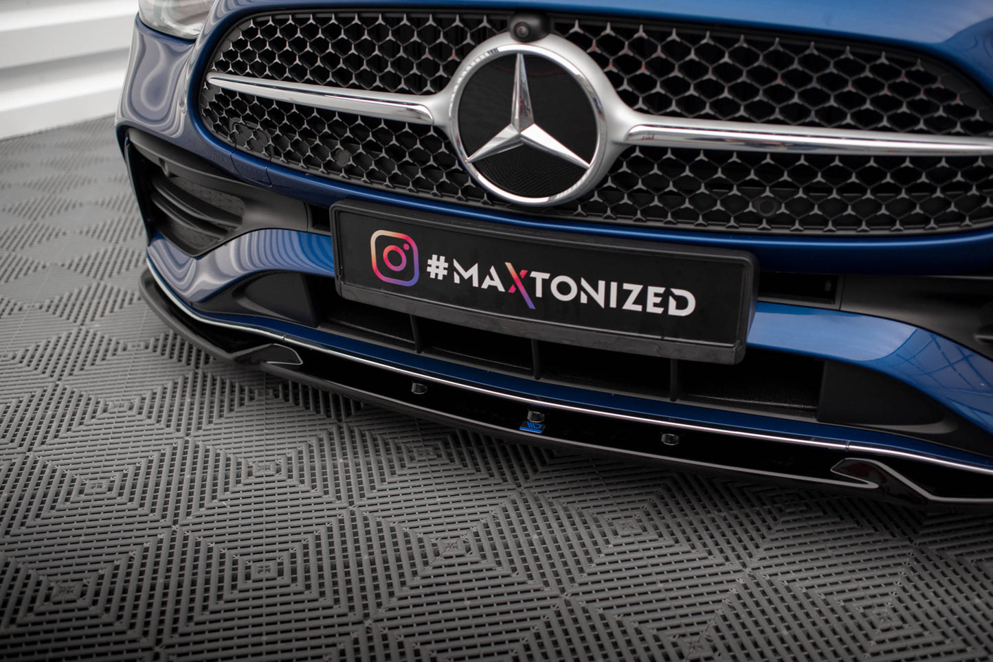 Front Ansatz V.1 für Mercedes-Benz C AMG-Line / 43 AMG W206 schwarz Hochglanz