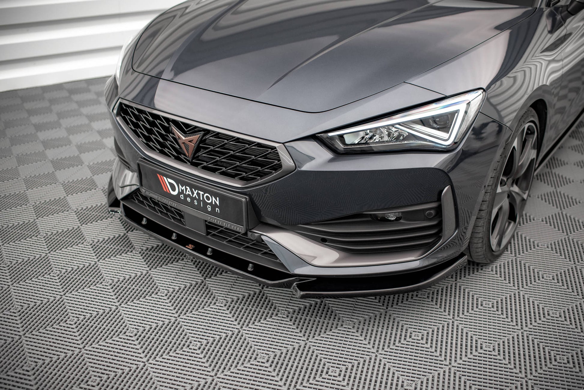 Front Ansatz V.3 für Cupra Leon Mk1 schwarz Hochglanz