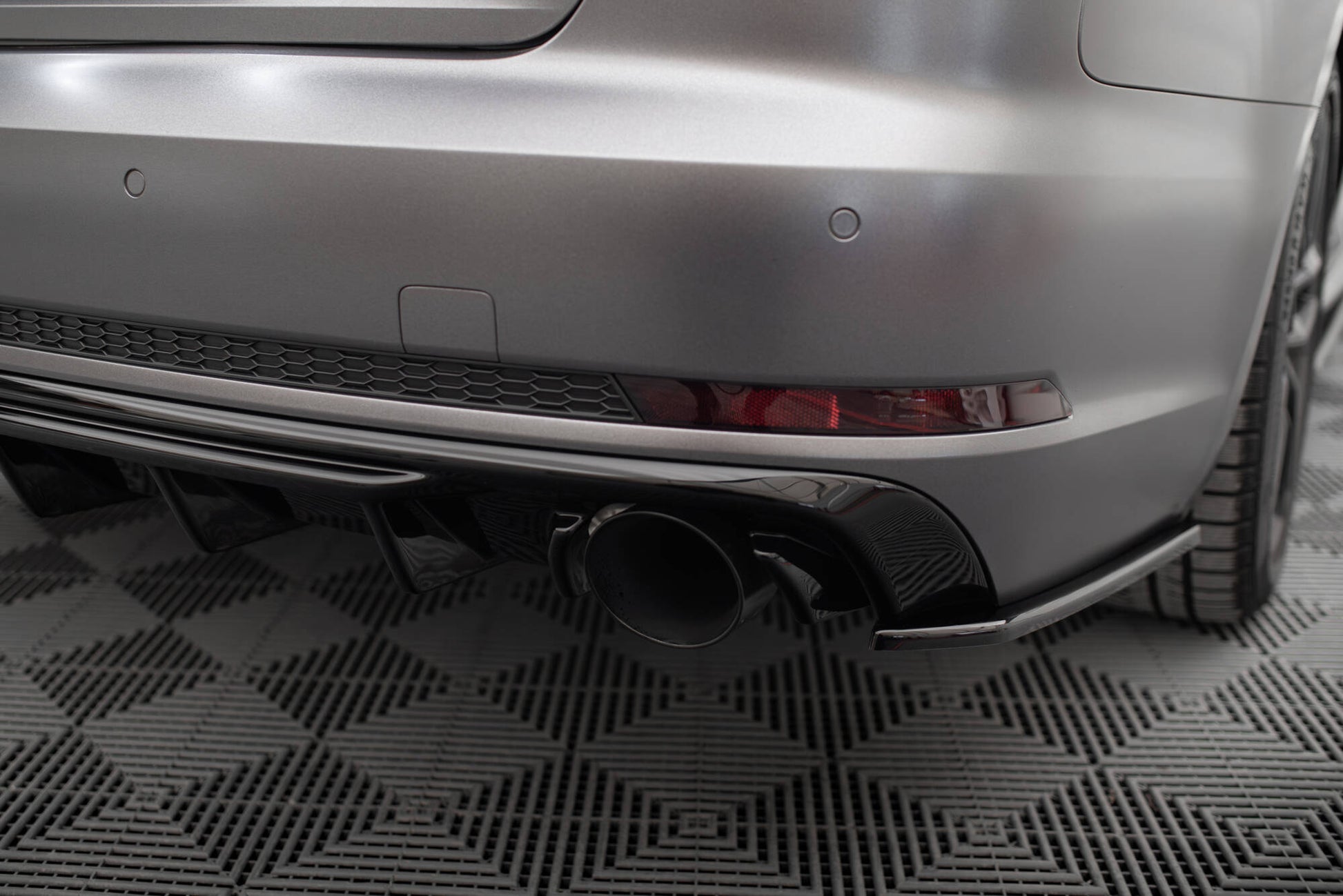 Diffusor Heck Ansatz für Audi A4 S-line B9  (Einzelauspuff li. re.)