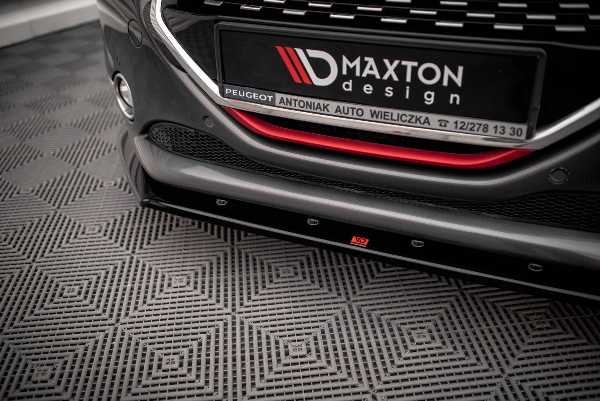 Front Ansatz V.1 für Peugeot 208 GTi Mk1 schwarz Hochglanz