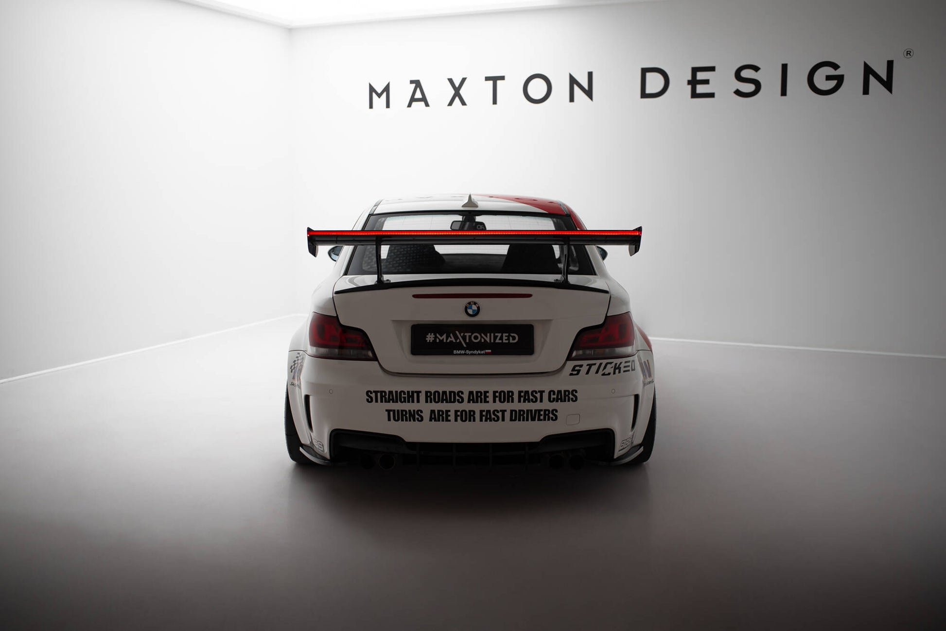 Carbon Spoiler With Internal Brackets Uprights V.1 + LED BMW 1er M E82