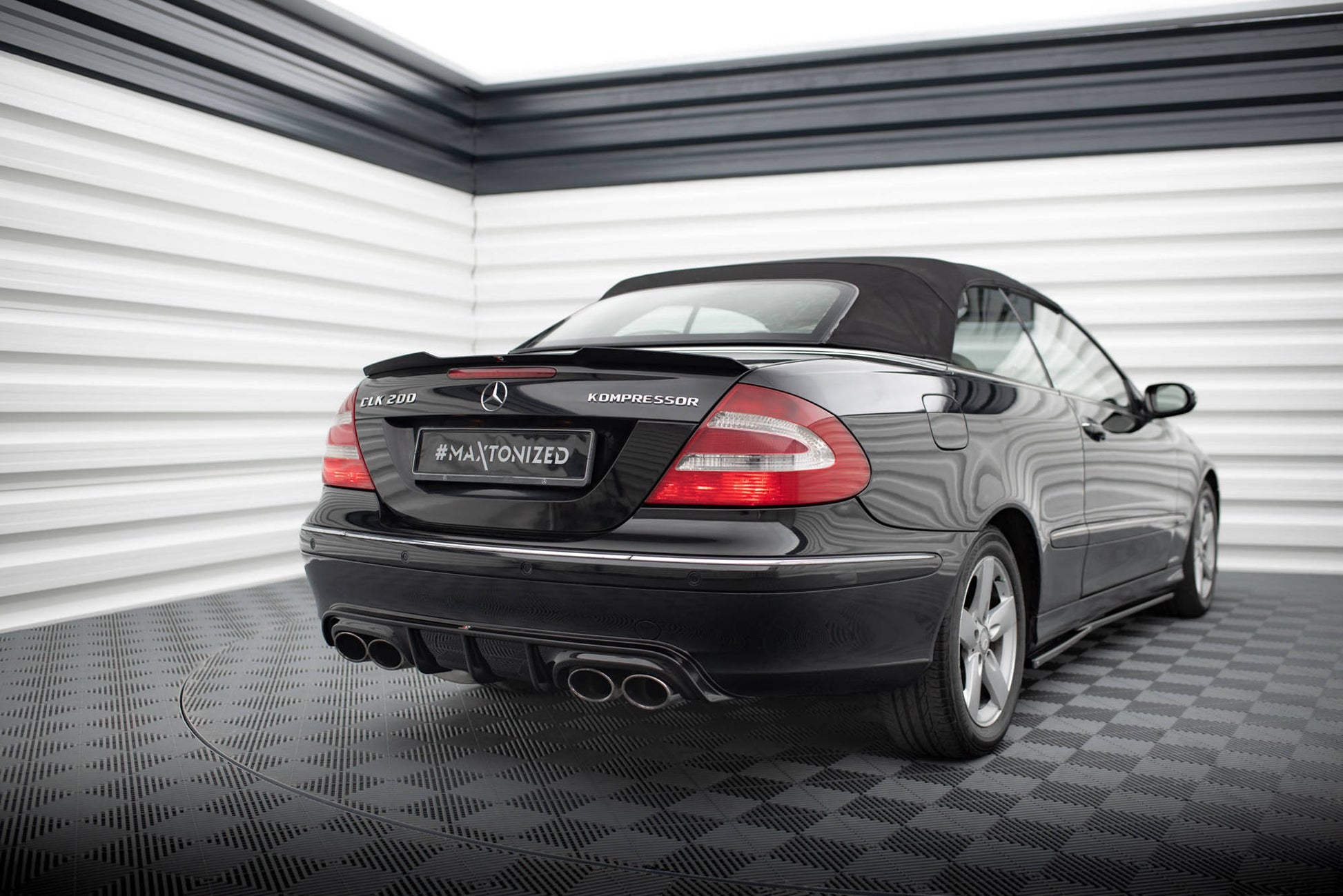 Diffusor Heck Ansatz für Mercedes-Benz CLK W209 schwarz Hochglanz