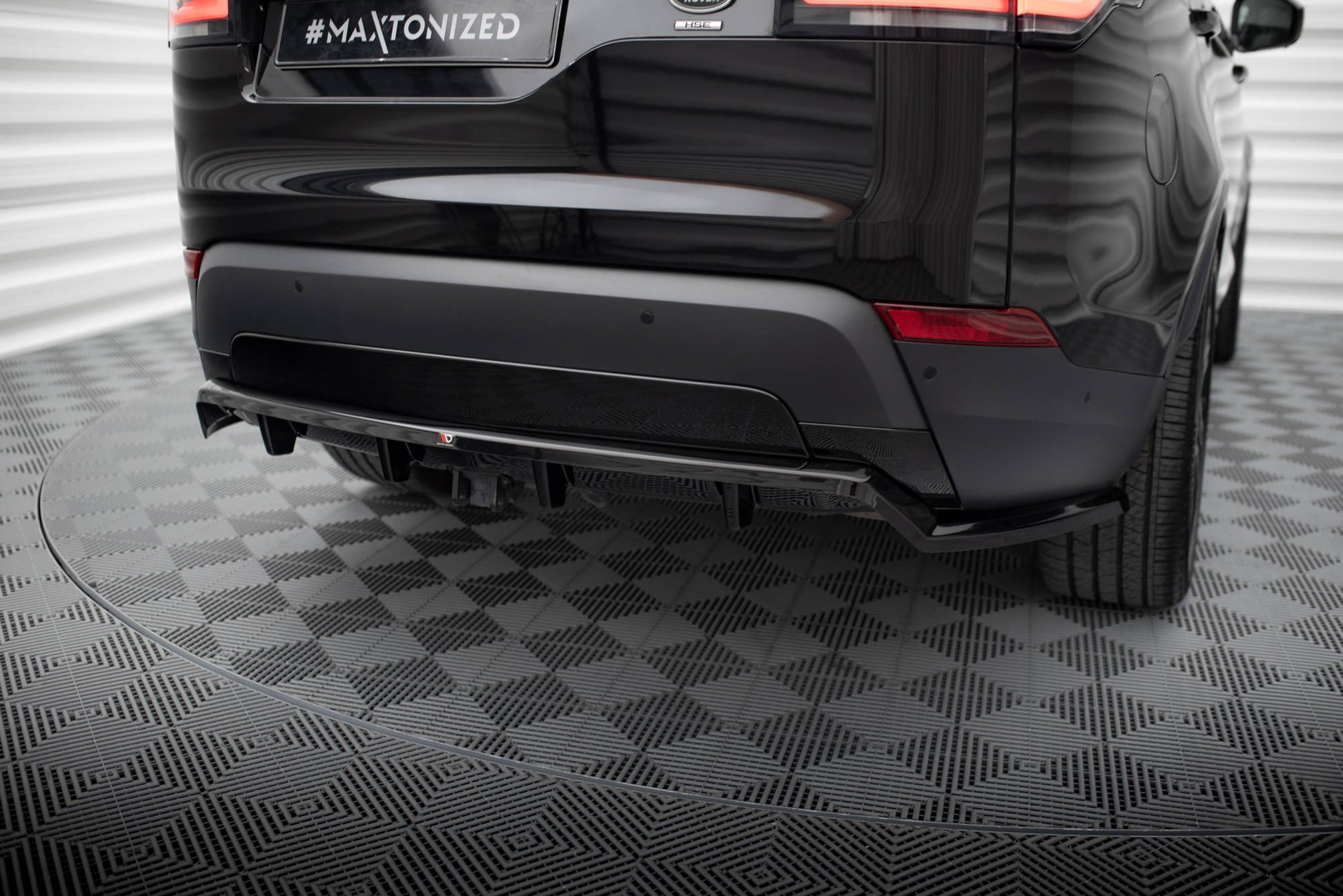 Mittlerer Cup Diffusor DTM Look Heck Ansatz für Land Rover Discovery HSE Mk5 schwarz Hochglanz