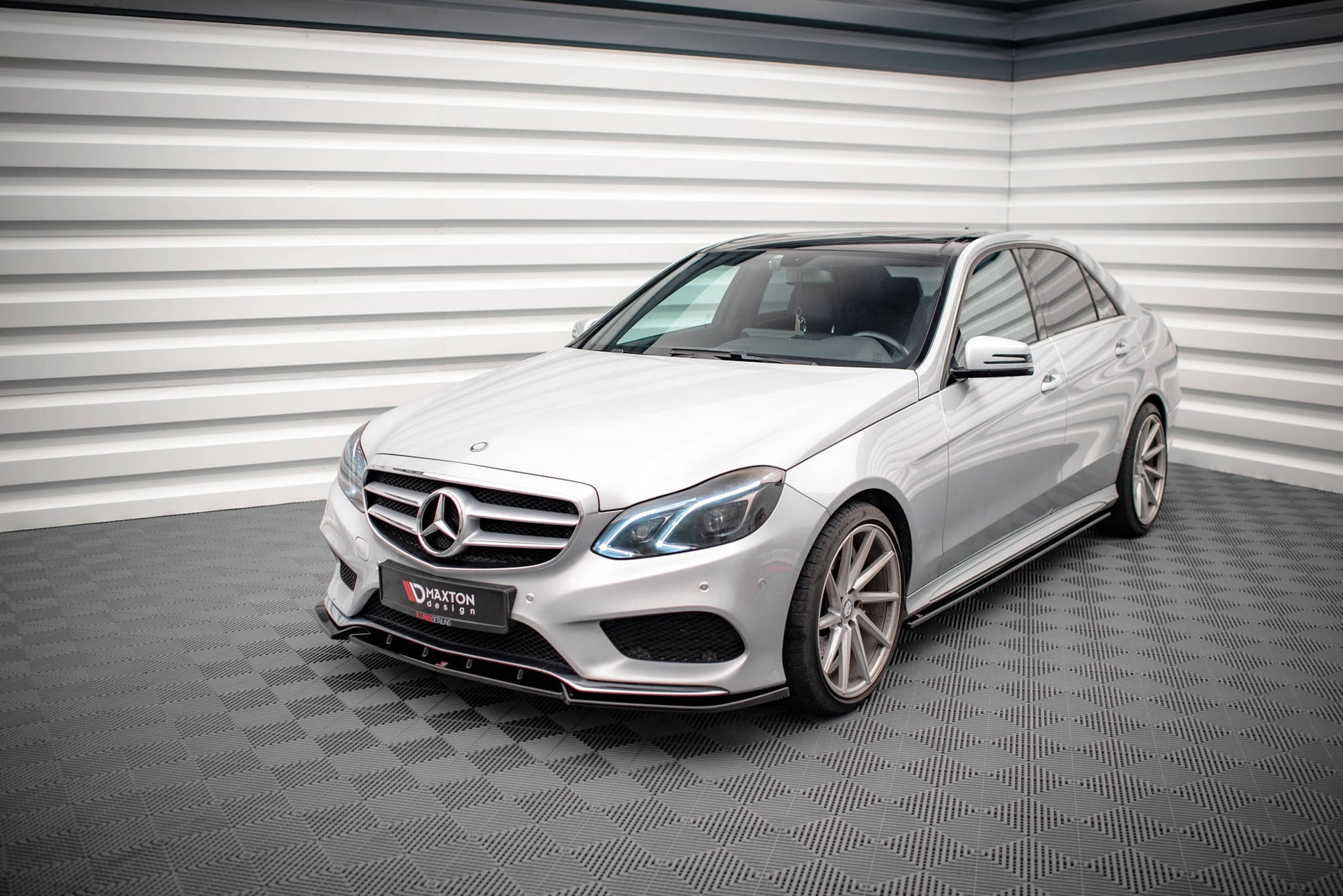 Seitenschweller Ansatz für Mercedes-Benz E63 AMG / AMG-Line Limousine W212 Facelift schwarz Hochglanz